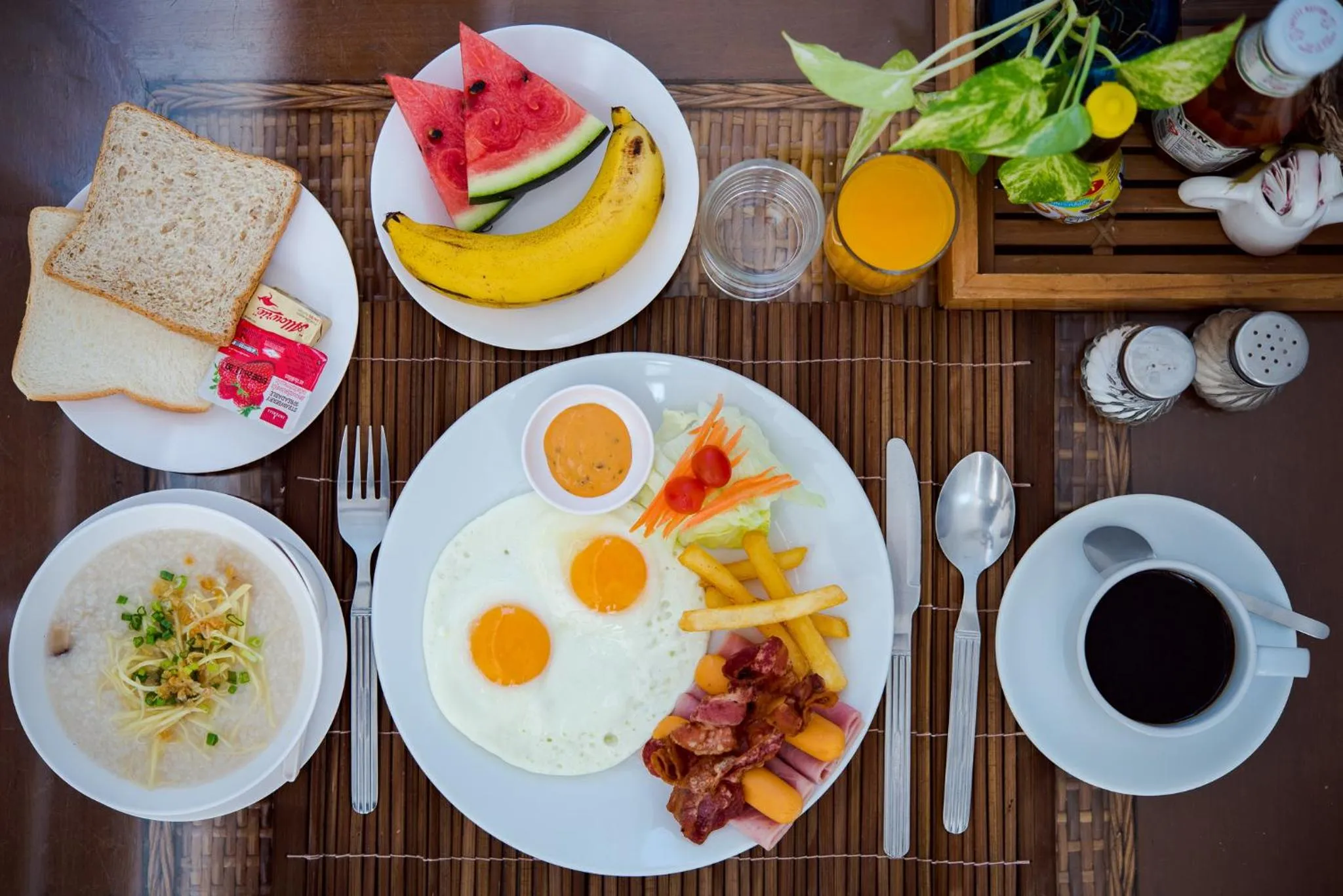 Restaurant/places to eat in Baan KangMung Hua Hin On The Beach