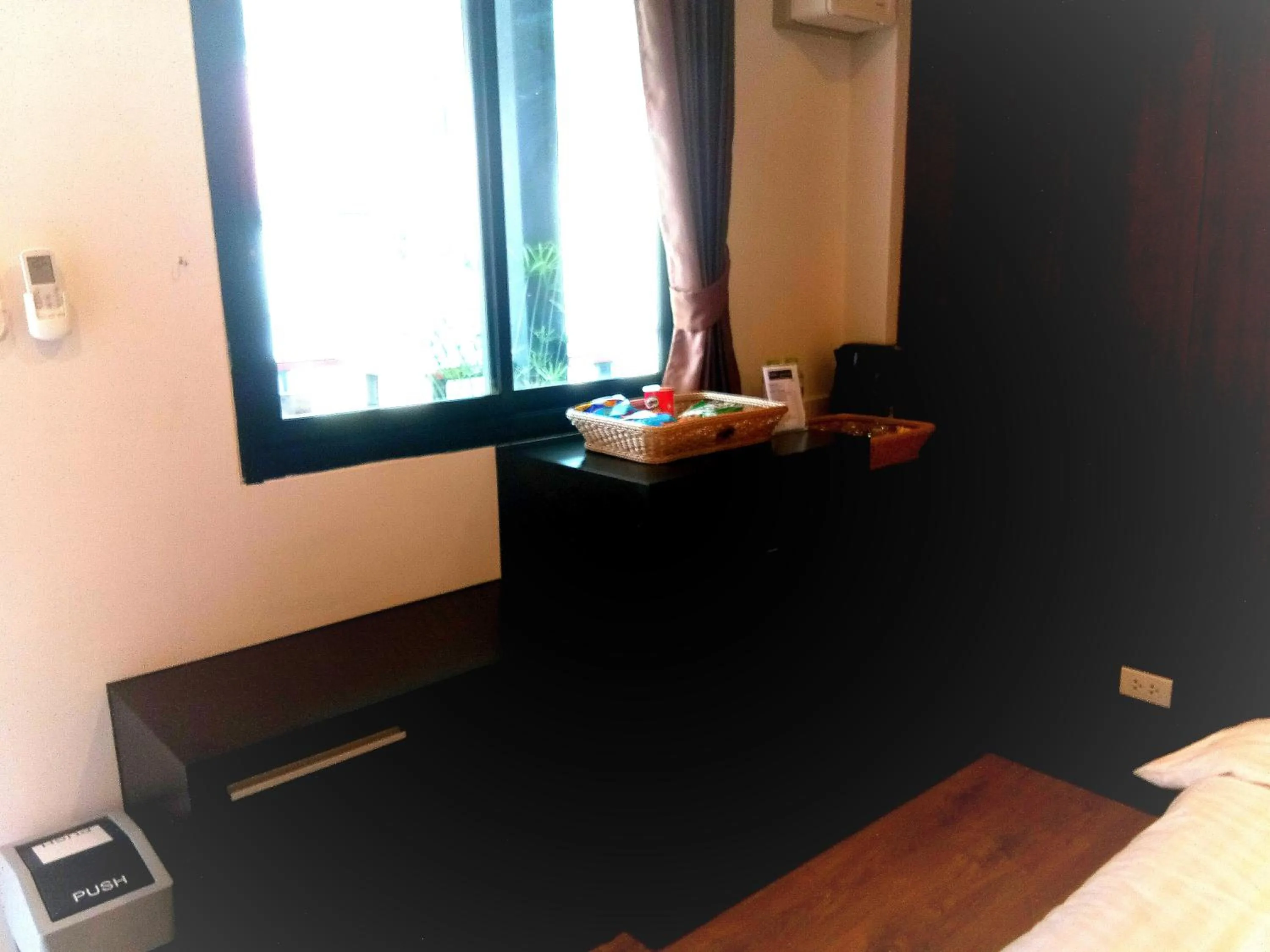 Photo of the whole room in Hotel De Nara