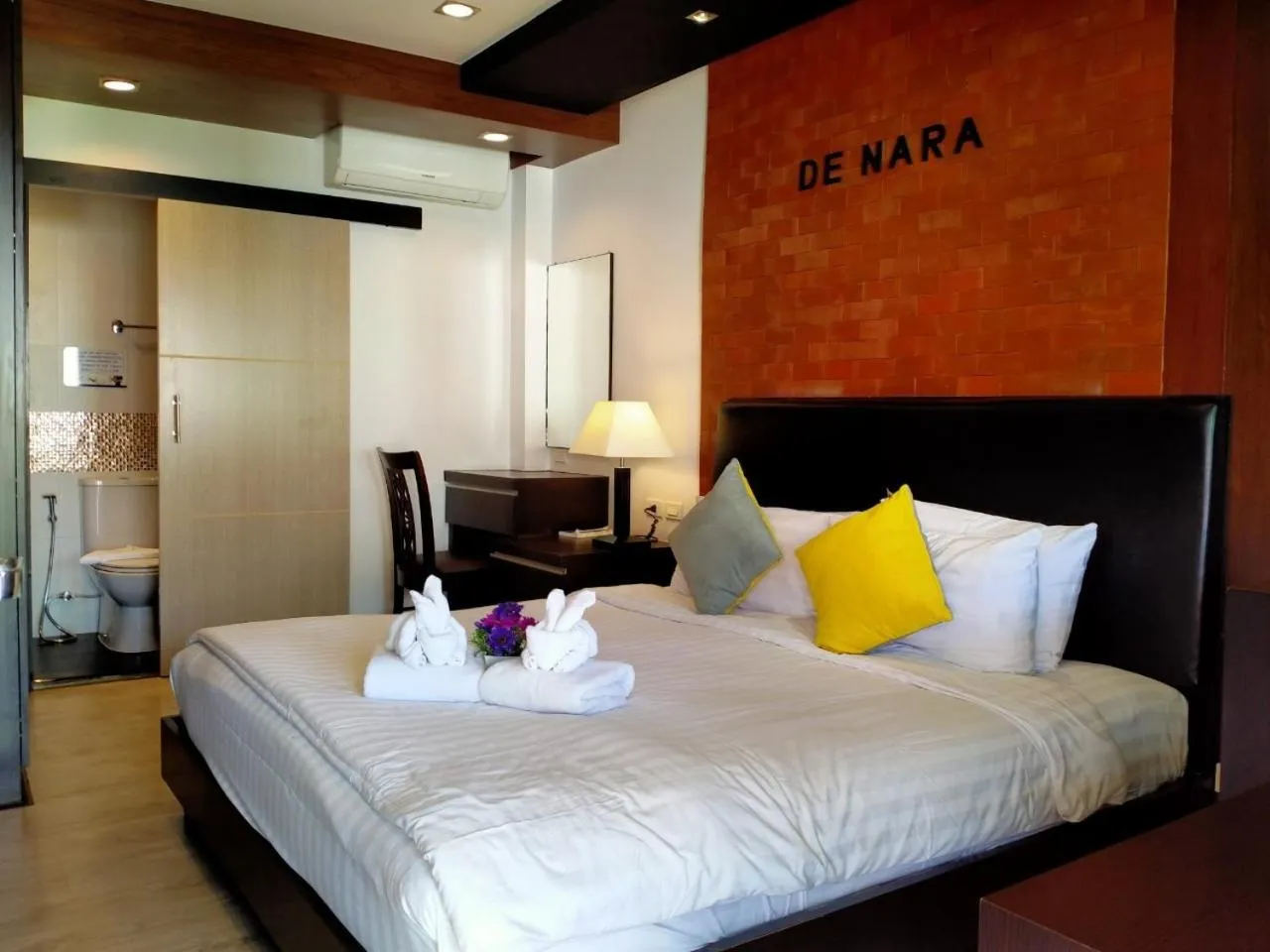 Bed in Hotel De Nara