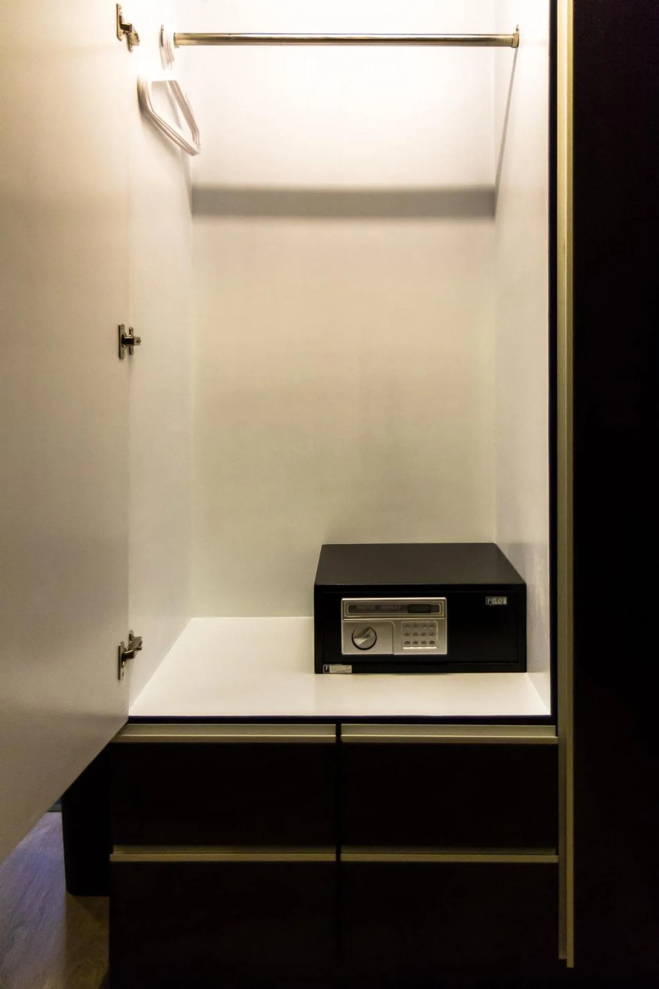 safe in Hotel De Nara