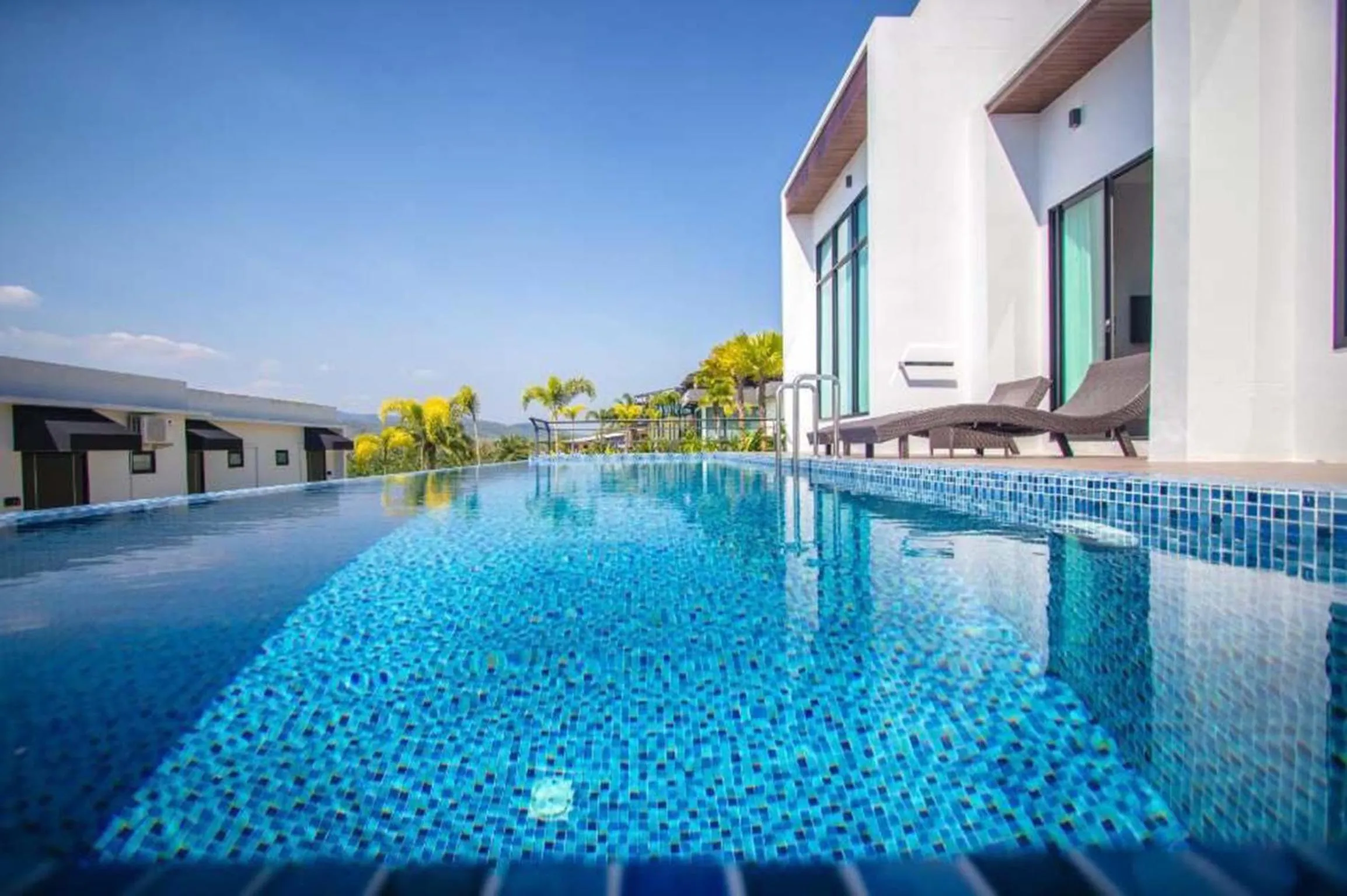 Swimming pool in Belong Jin The Dam Hotel And Resort