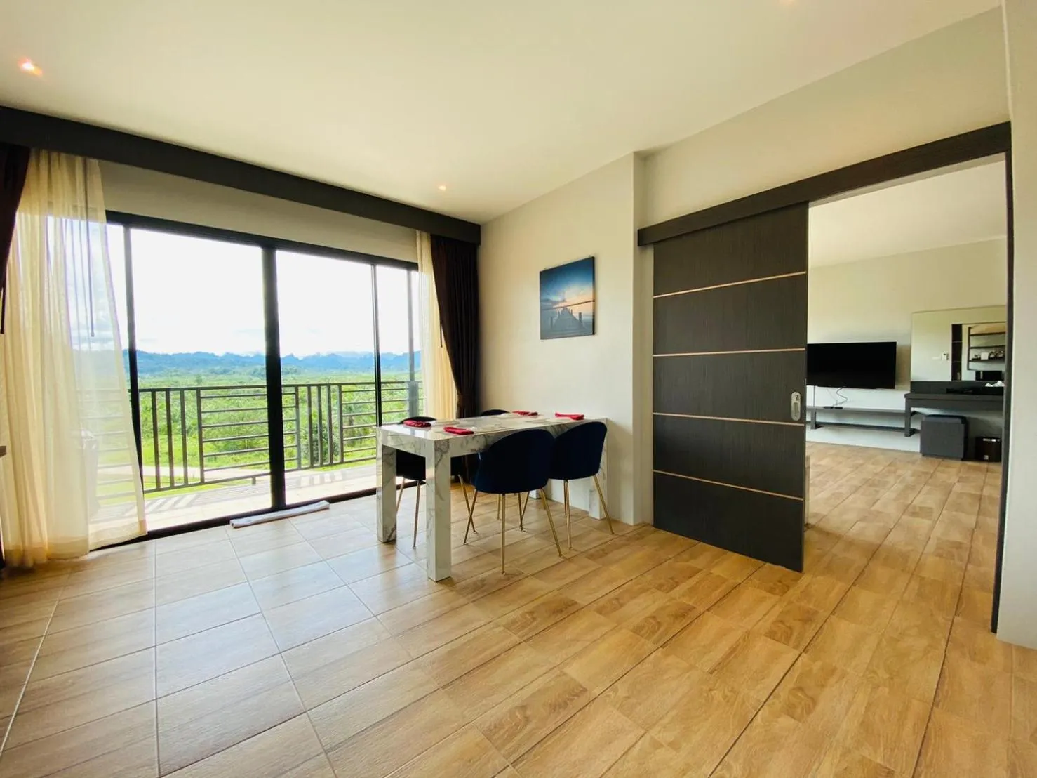 Dining area in Belong Jin The Dam Hotel And Resort