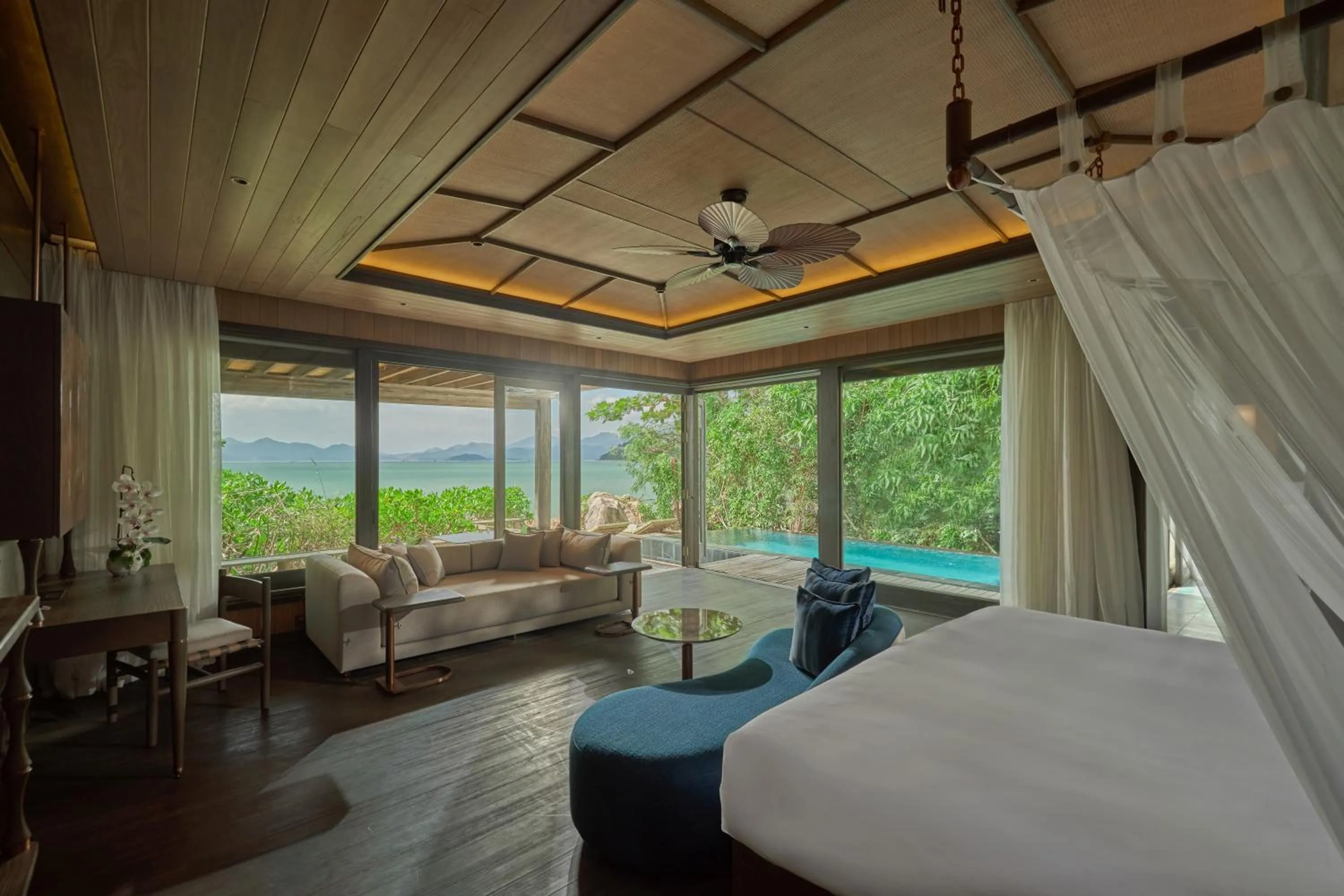 Bedroom, Bed in An Lam Retreats Ninh Van Bay