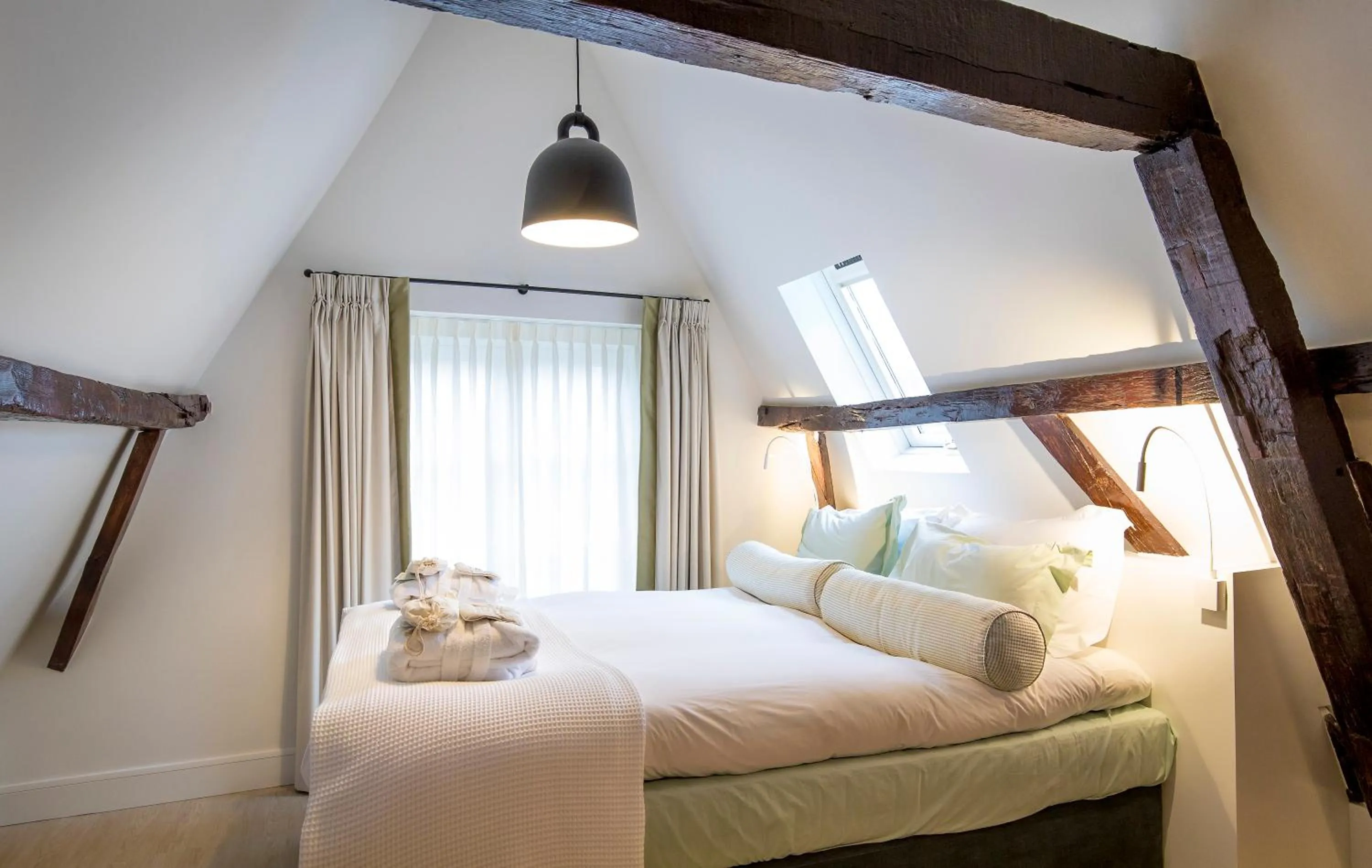 Bed in Uylenhof Hotel