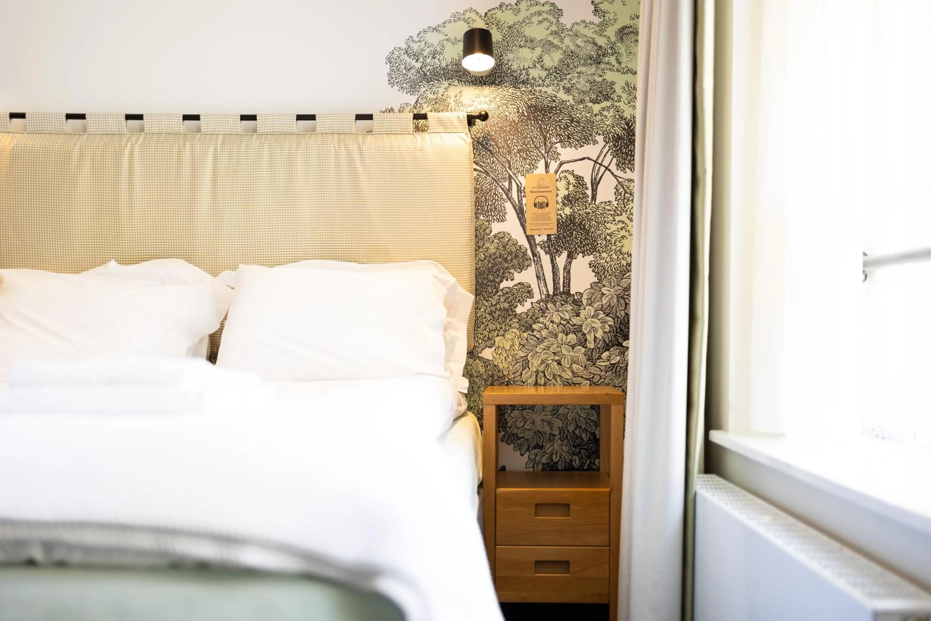 Bed in Uylenhof Hotel