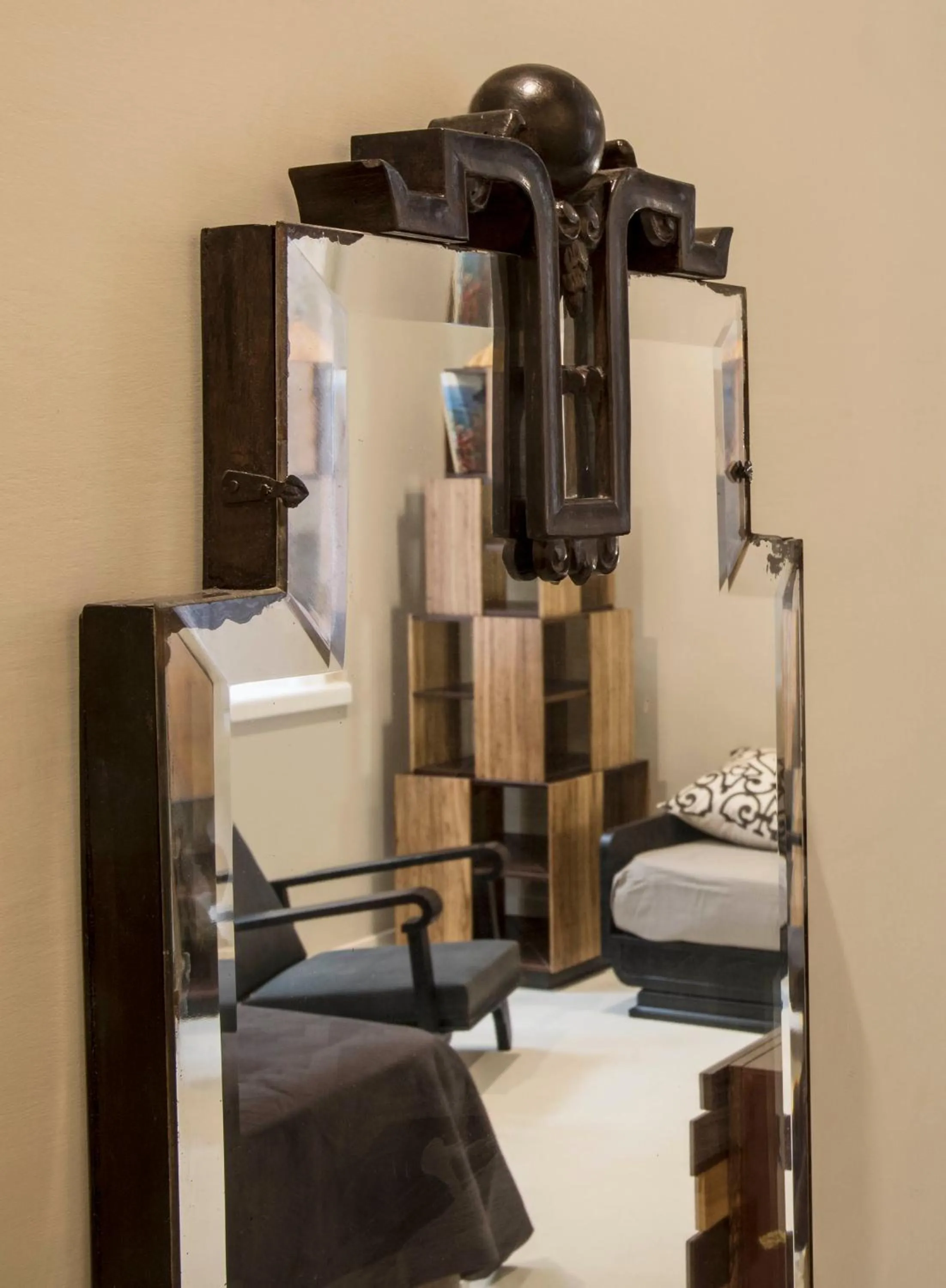 Decorative detail, Bed in Atelier Inès Arts & Suites