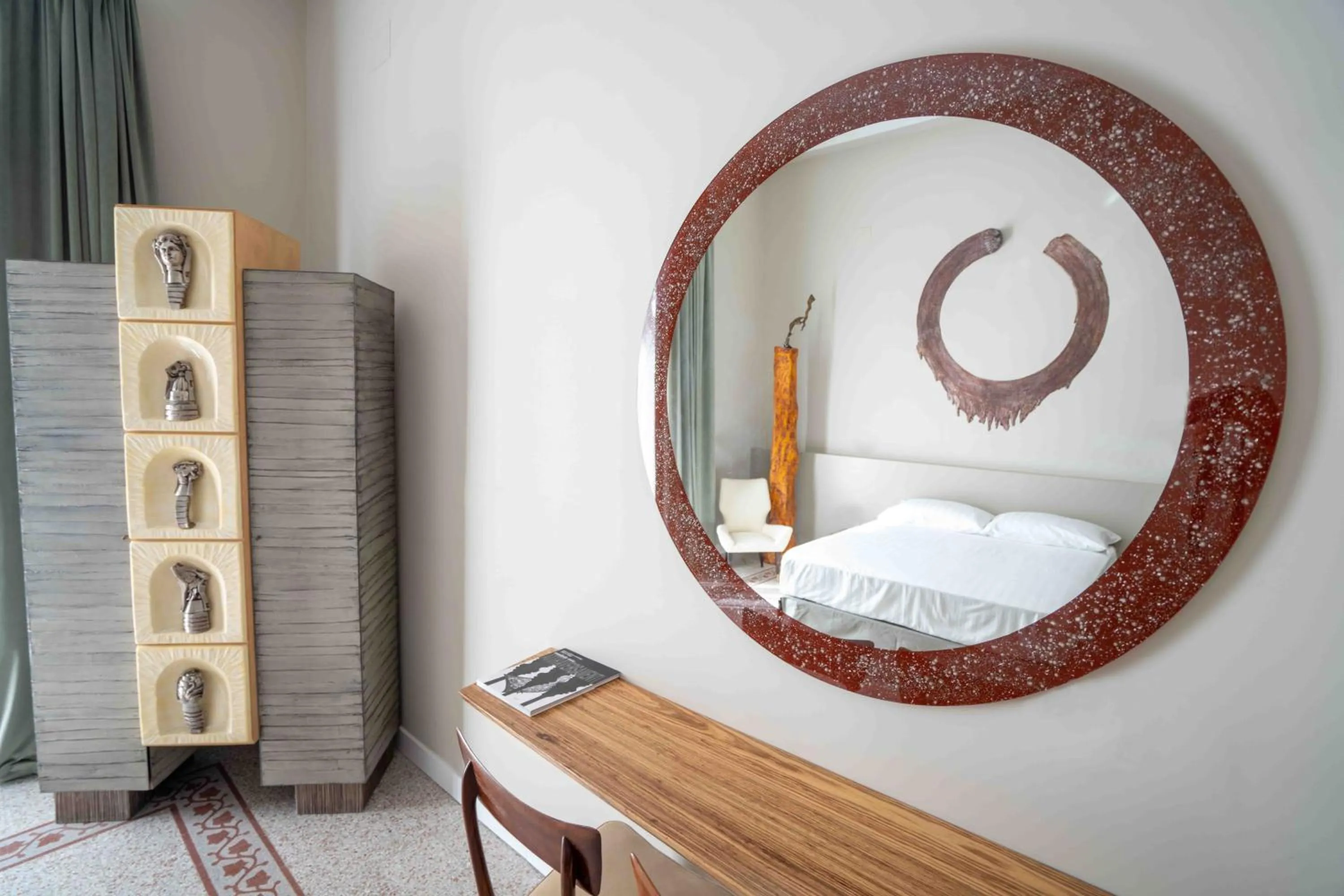 Bed in Atelier Inès Arts & Suites