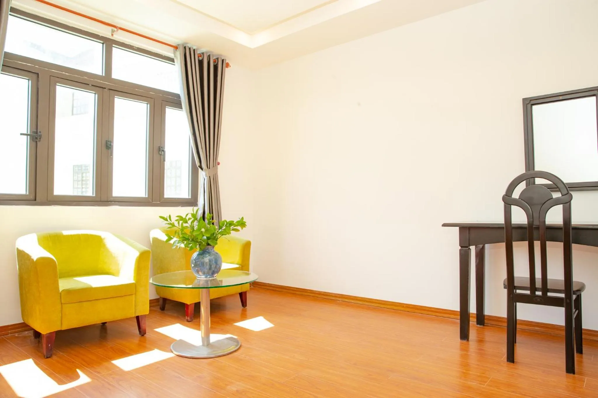 Seating area in Tre Xanh Hotel