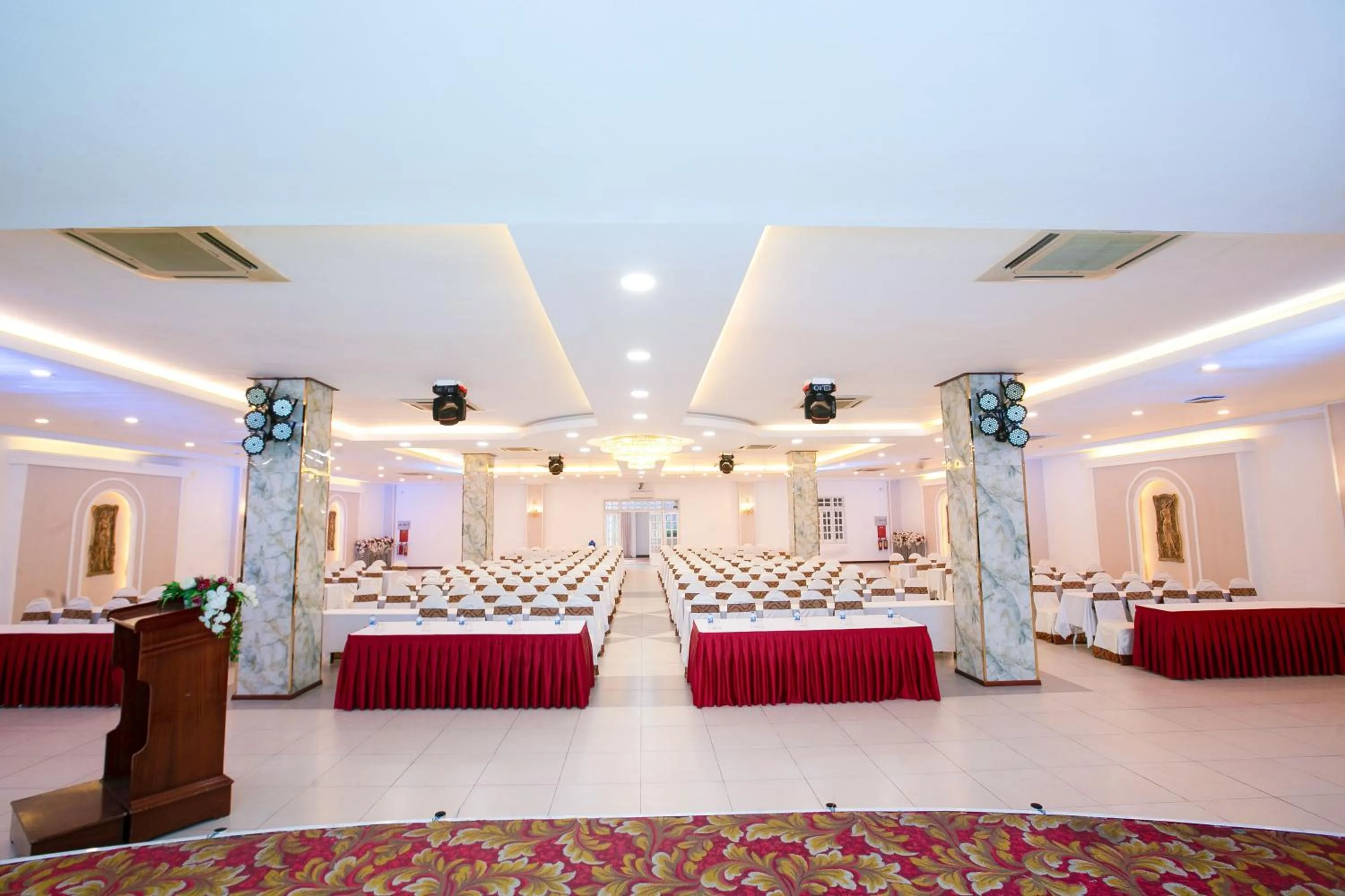 Photo of the whole room, Bed in Tre Xanh Hotel