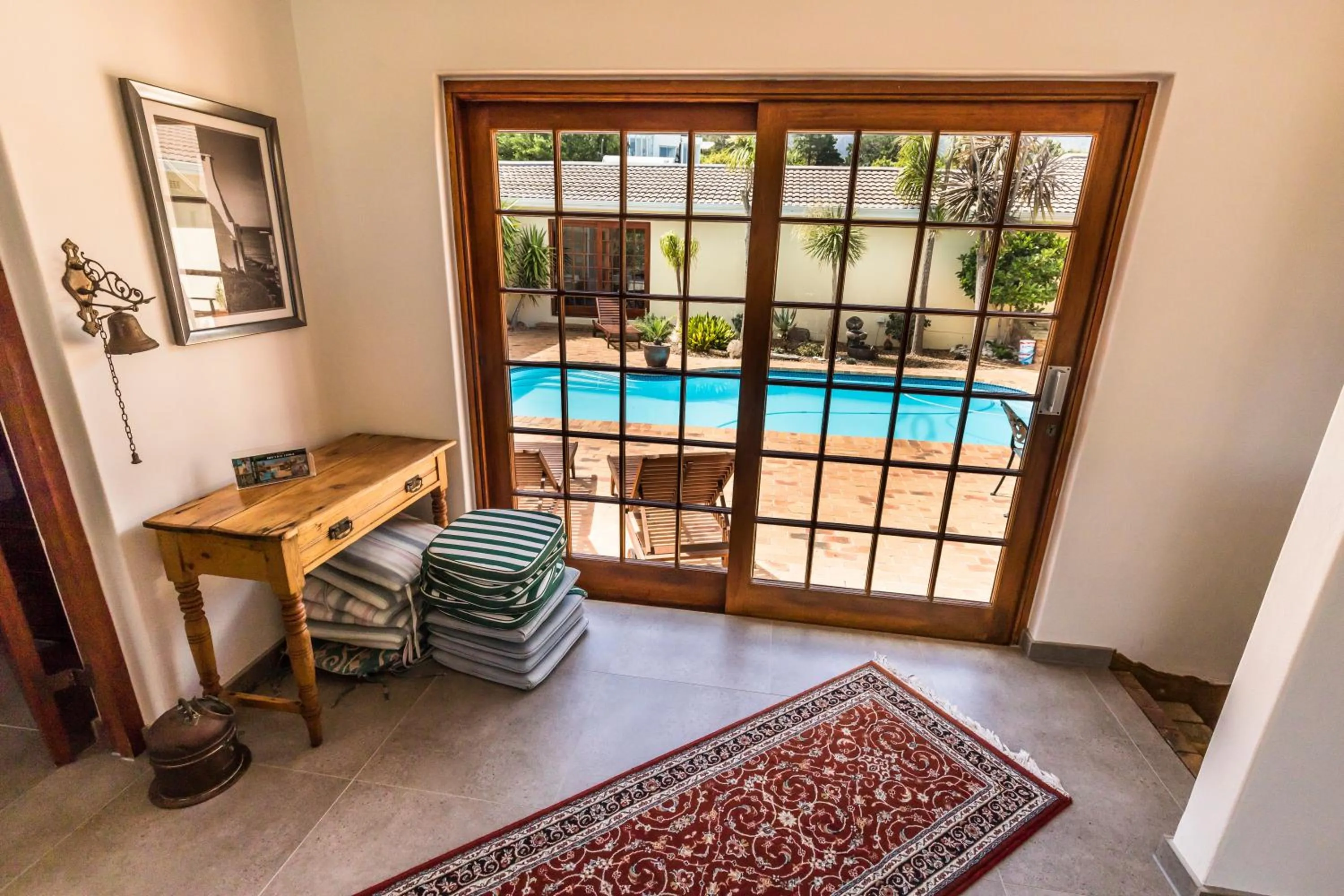 Facade/entrance in Hout Bay Lodge