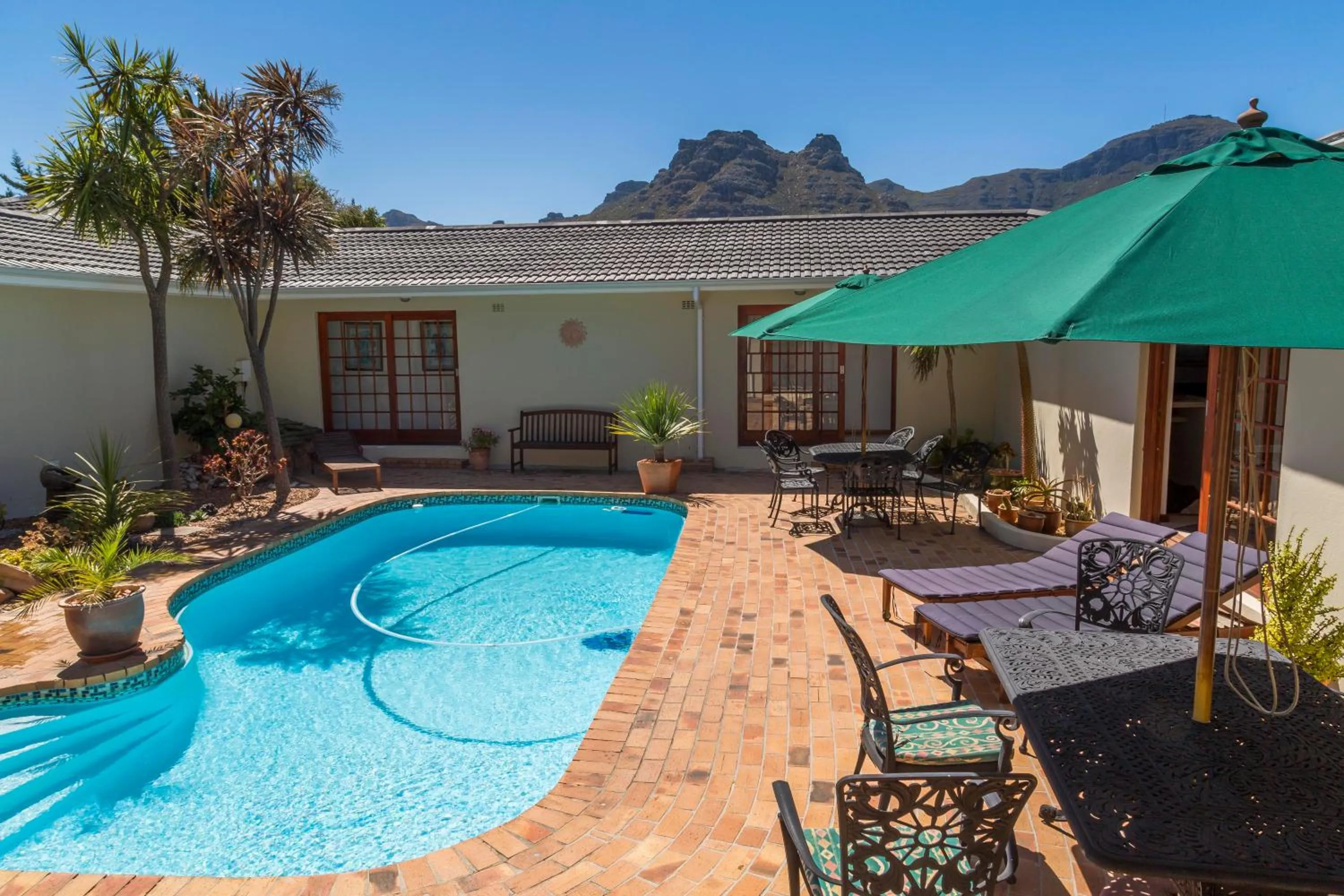Swimming pool in Hout Bay Lodge
