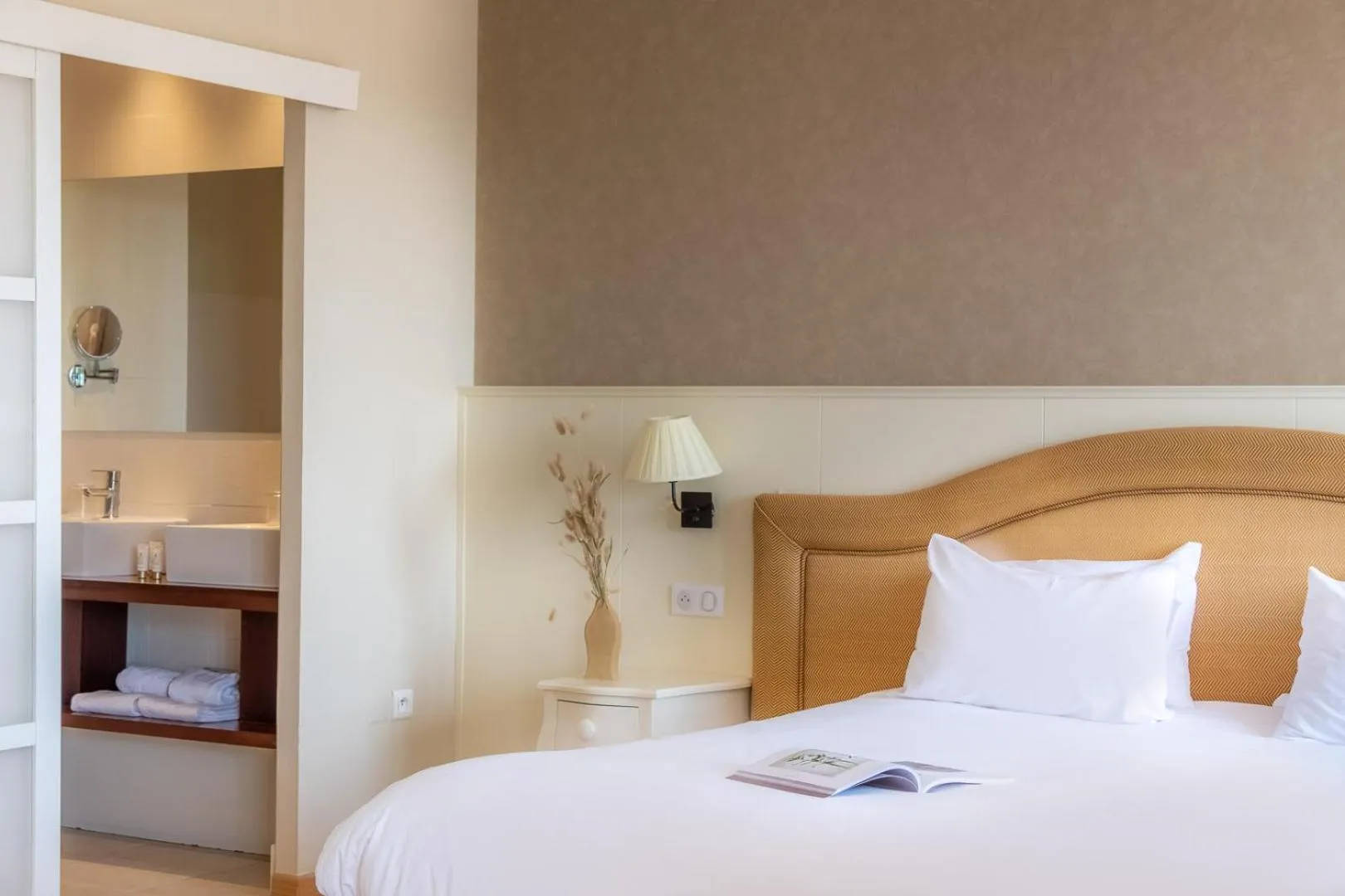 Bedroom, Bed in Domaine des Dryades