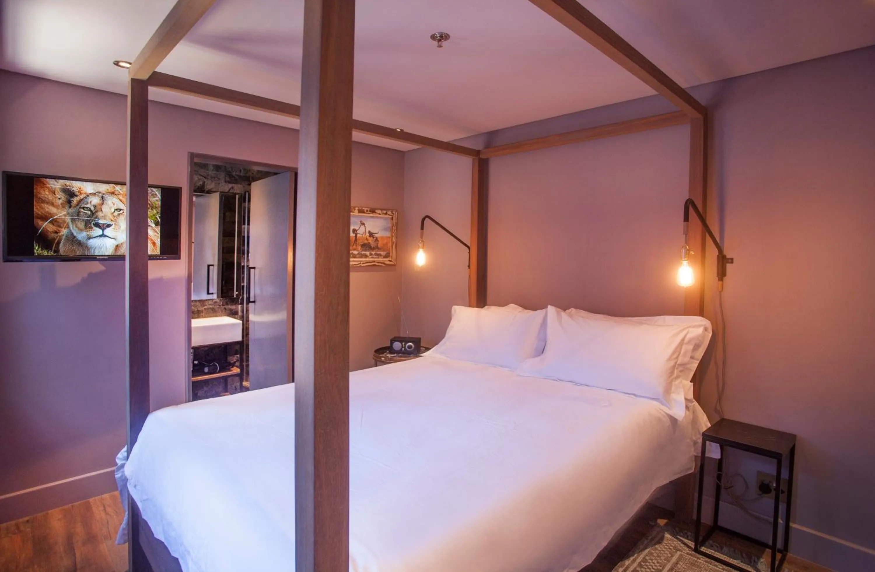 Bedroom, Bed in The Grey Hotel