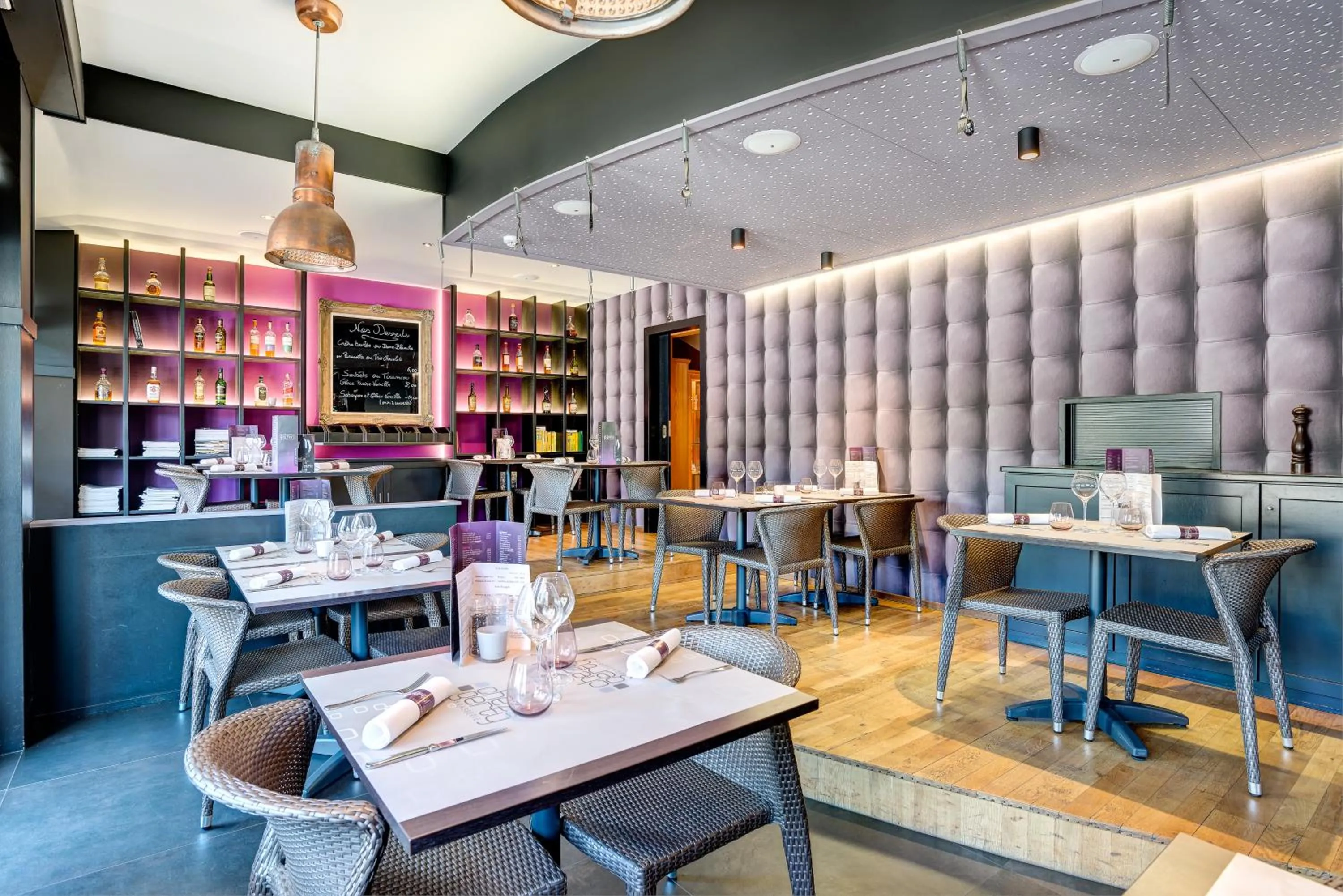 Dining area in RAVeL Hotel Cyrano