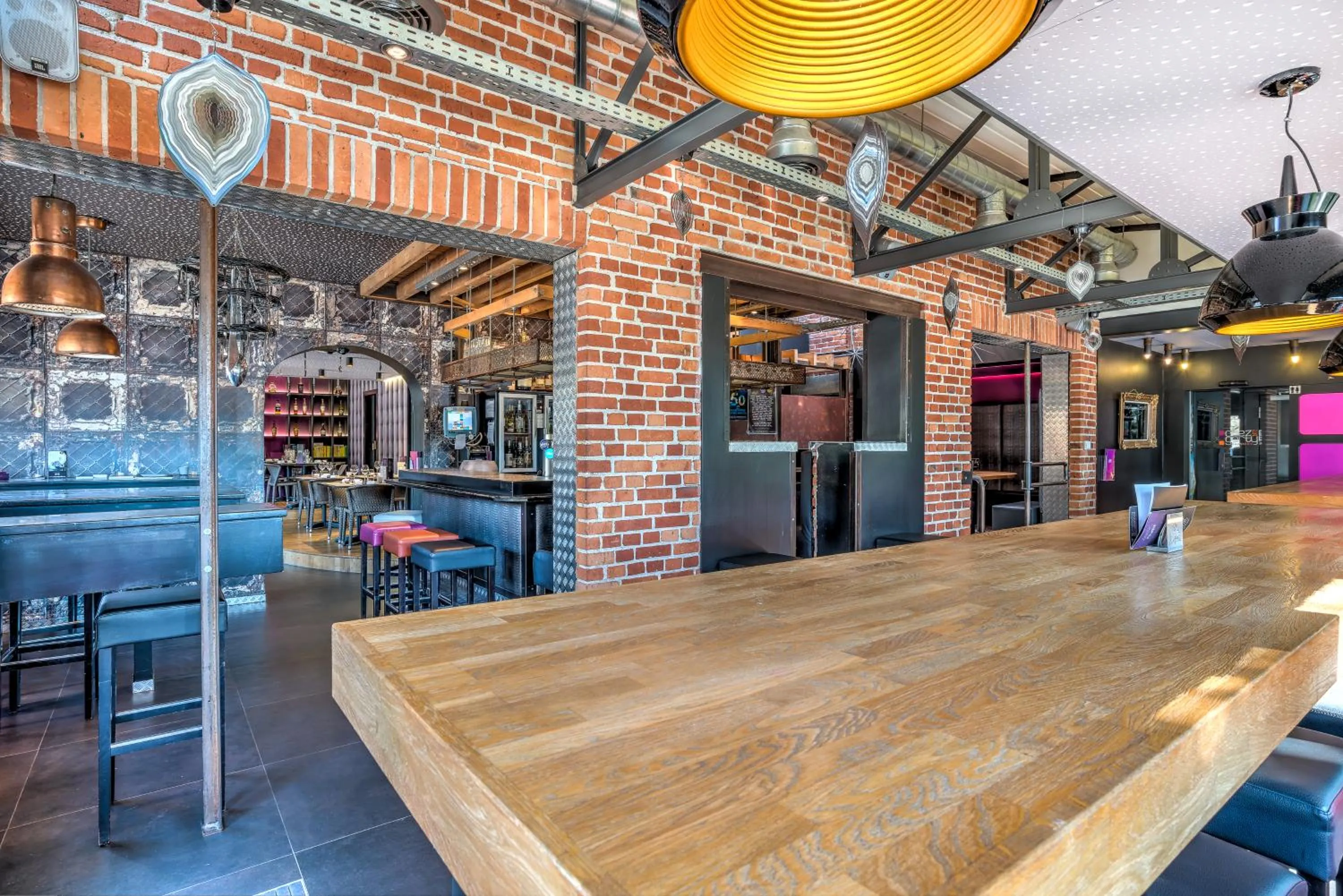 Lounge or bar in RAVeL Hotel Cyrano