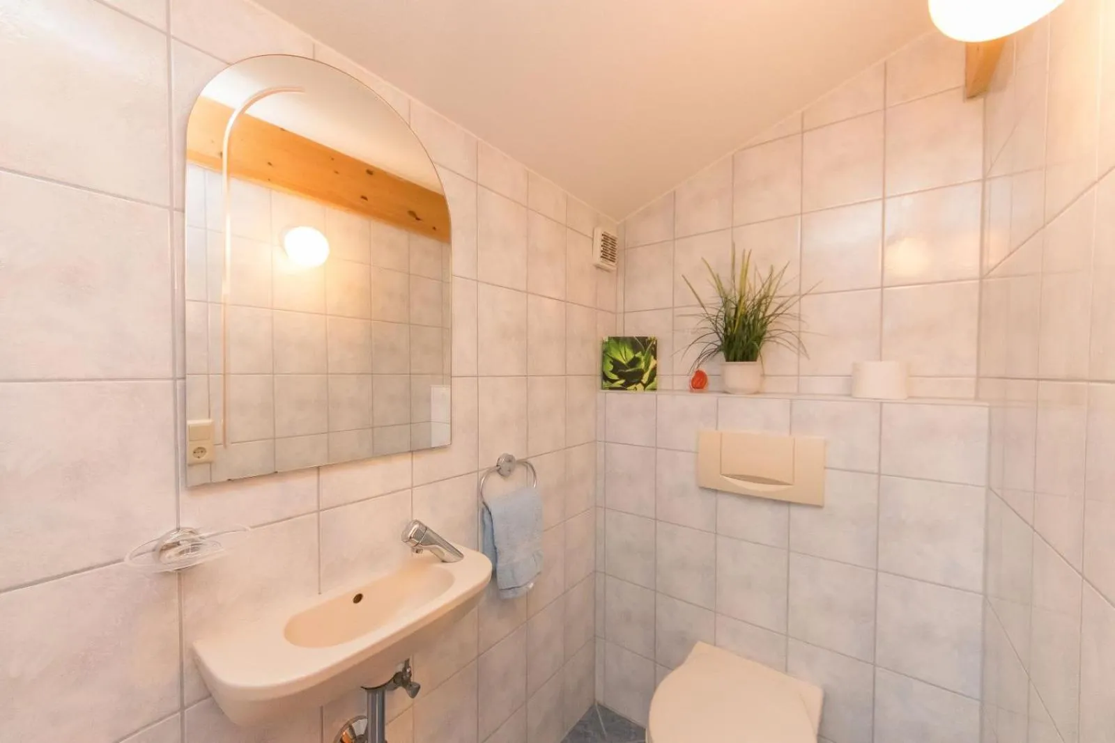 Toilet in Ferienhaus Hohenwarter