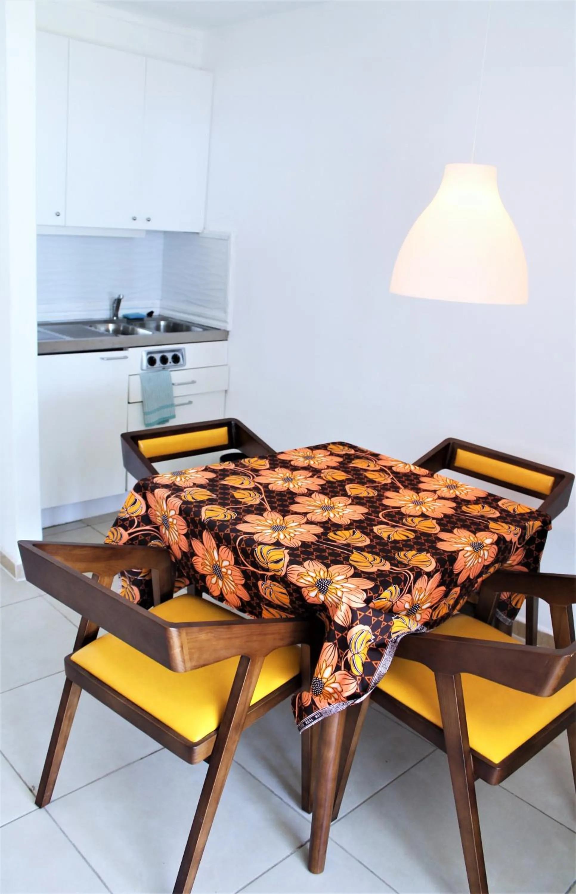 Dining area in Bungalow Beach Hotel