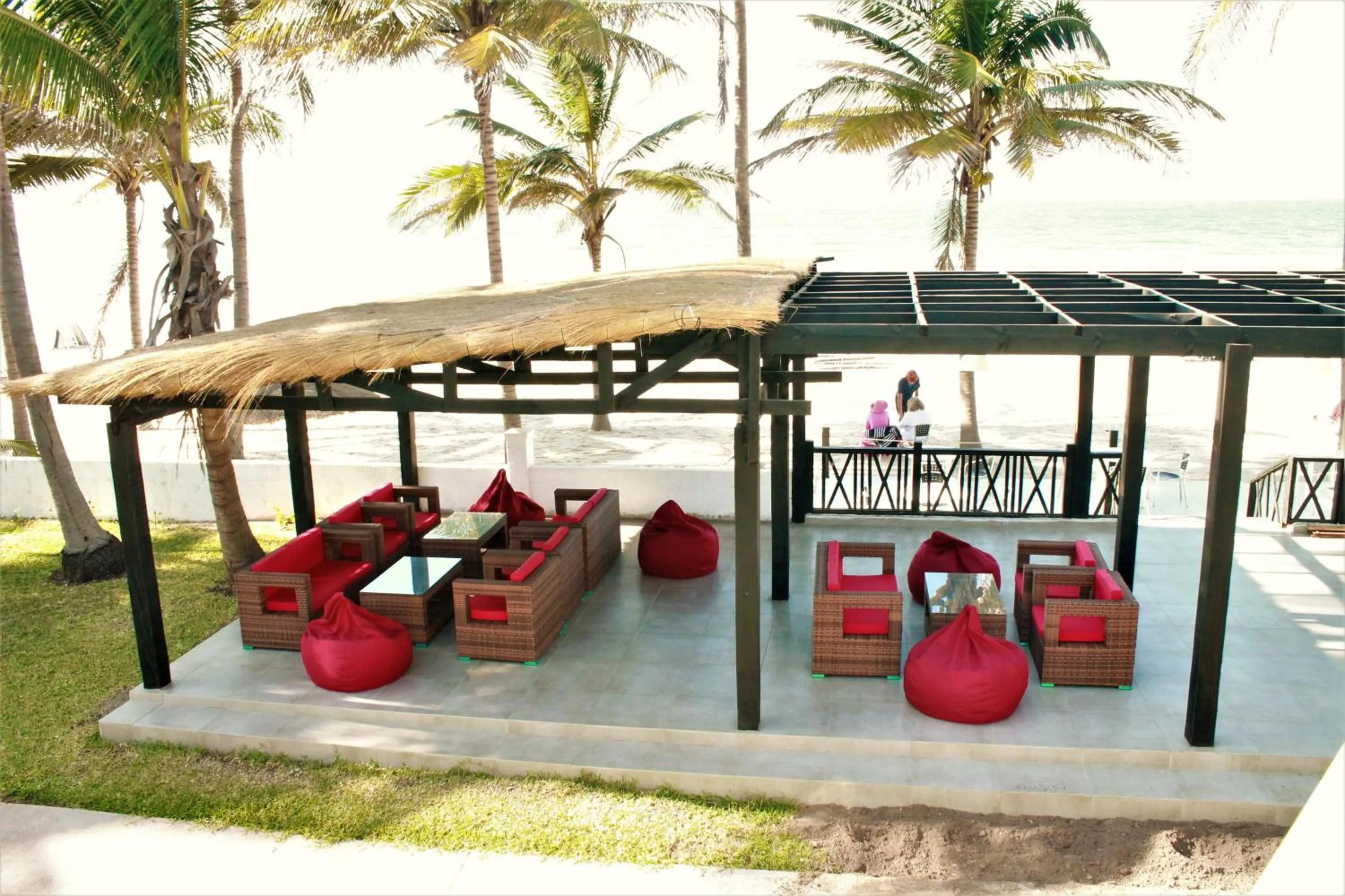 Restaurant/places to eat in Bungalow Beach Hotel