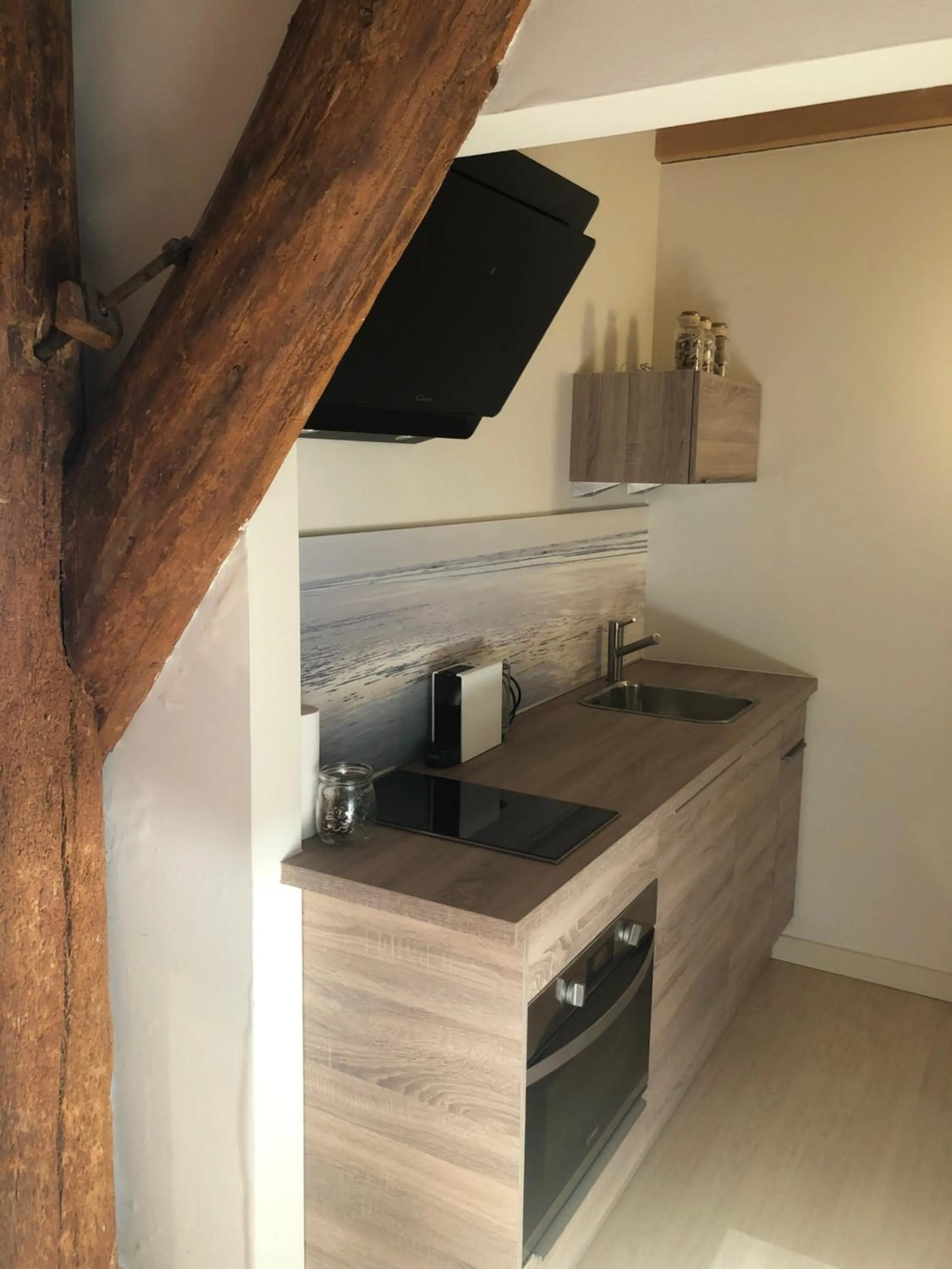 Kitchen or kitchenette in B&B Idylle aan Zee incl 2 Wellnessstudios