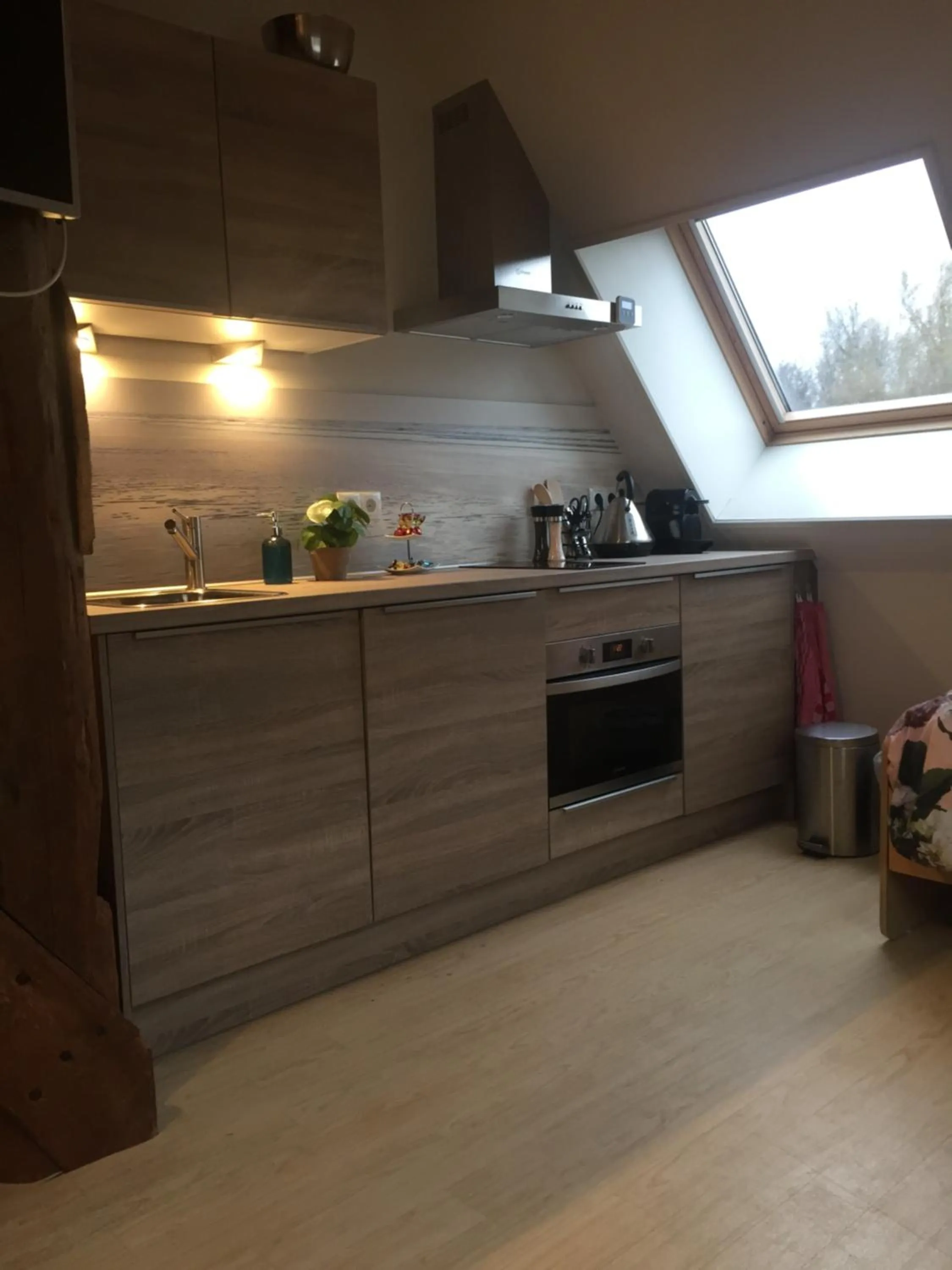 Kitchen or kitchenette in B&B Idylle aan Zee incl 2 Wellnessstudios