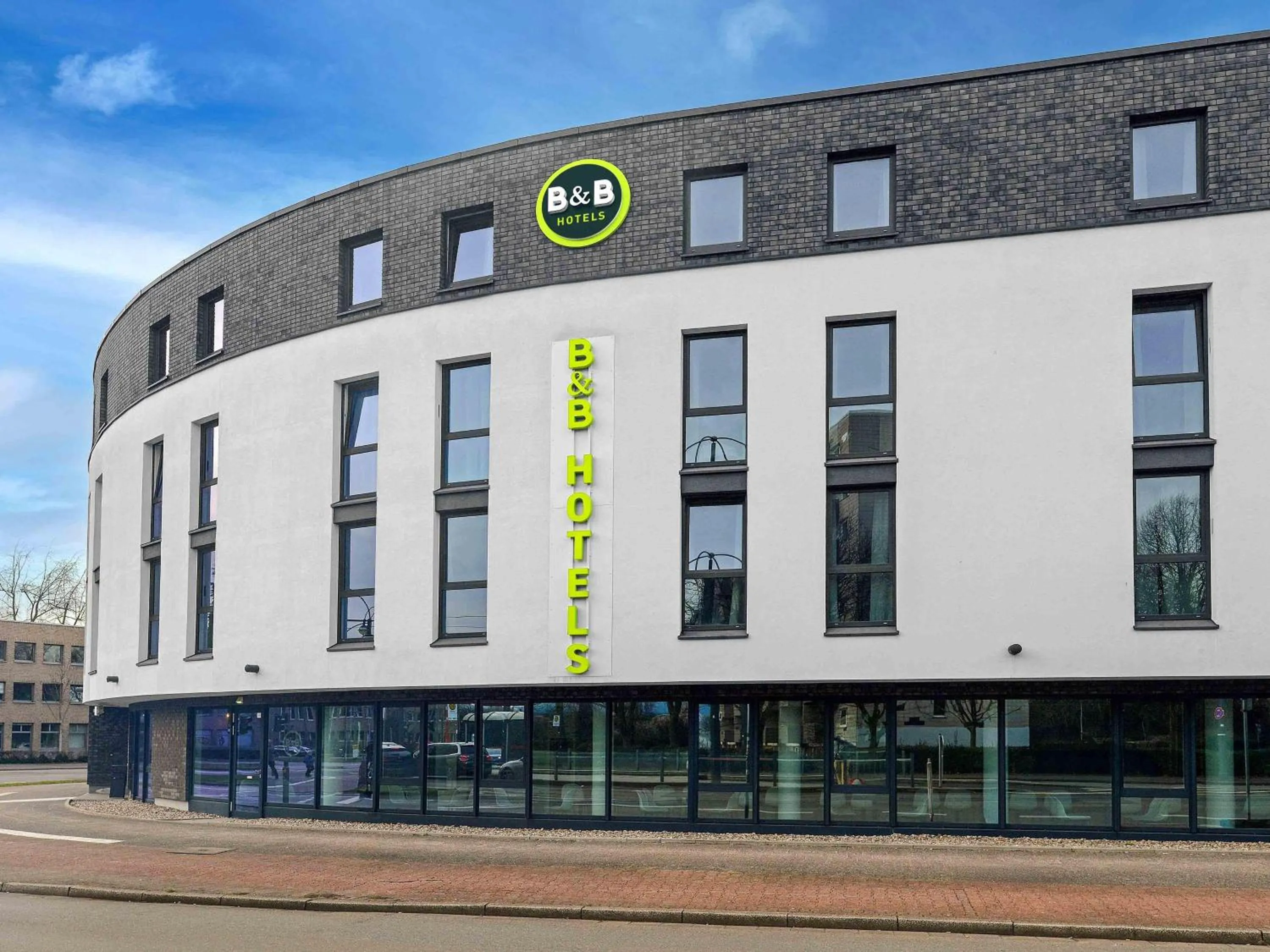 Property building in B&B Hotel Krefeld-City