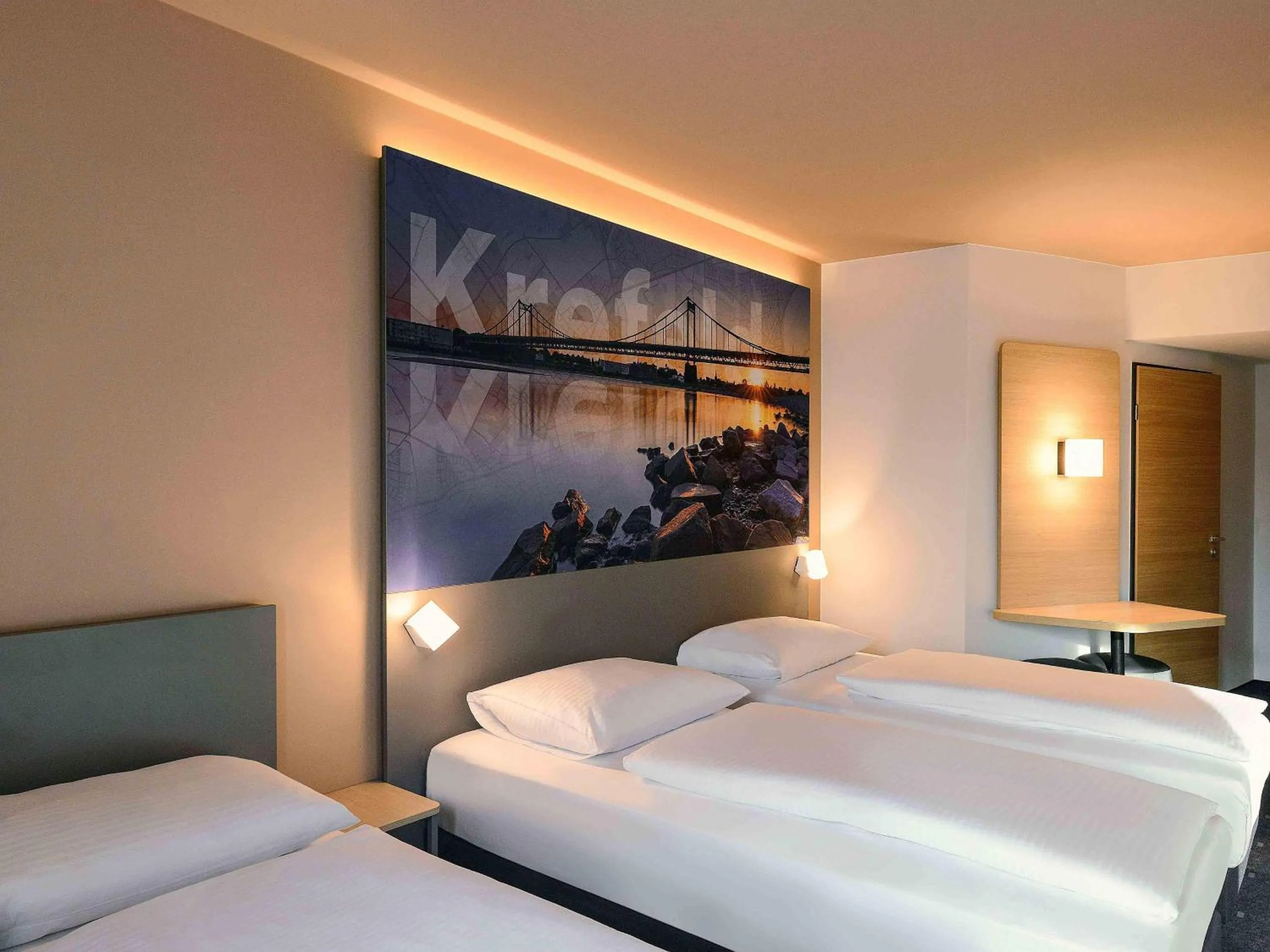 Photo of the whole room, Bed in B&B Hotel Krefeld-City