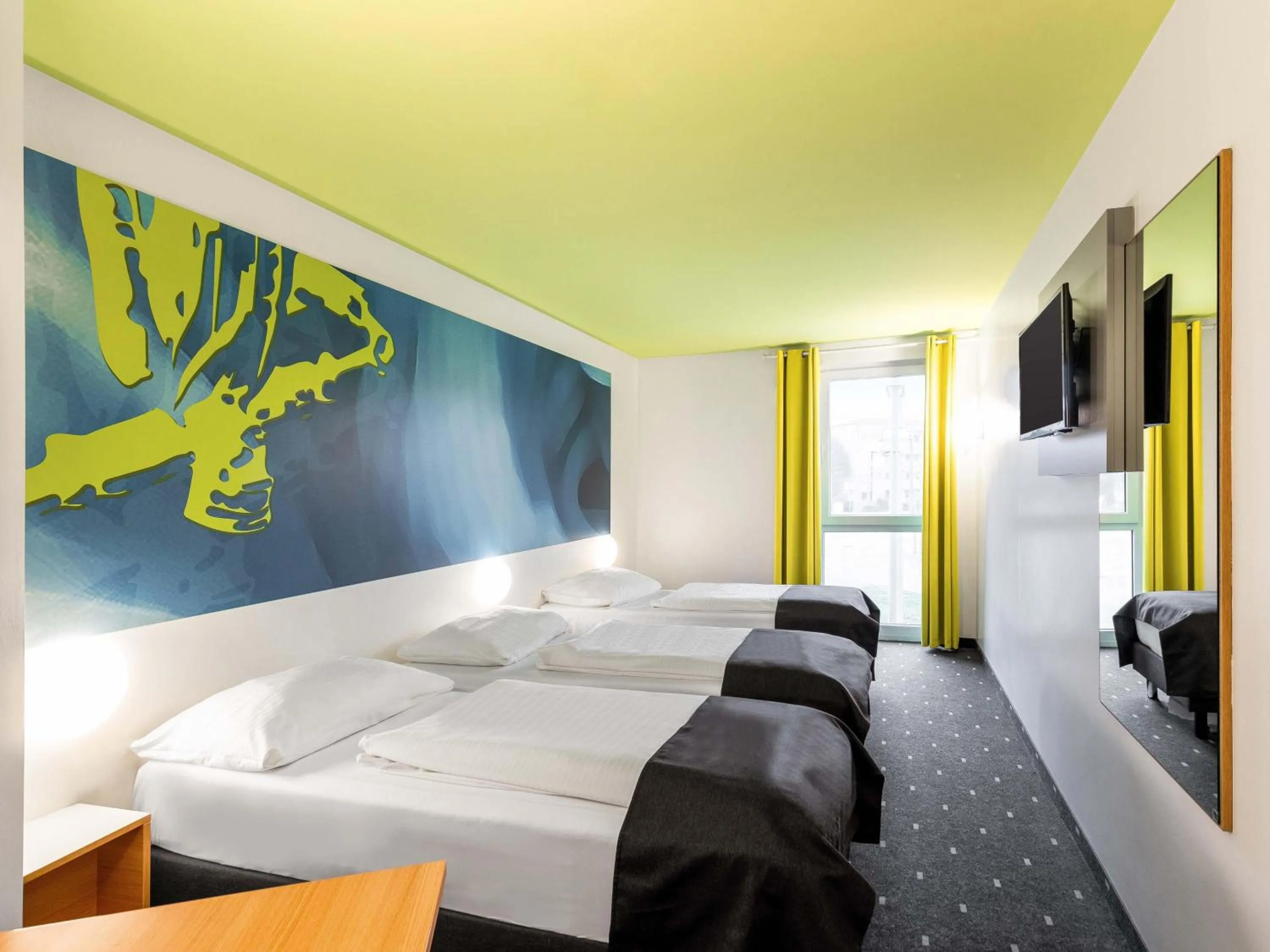 Photo of the whole room, Bed in B&B Hotel Krefeld-City