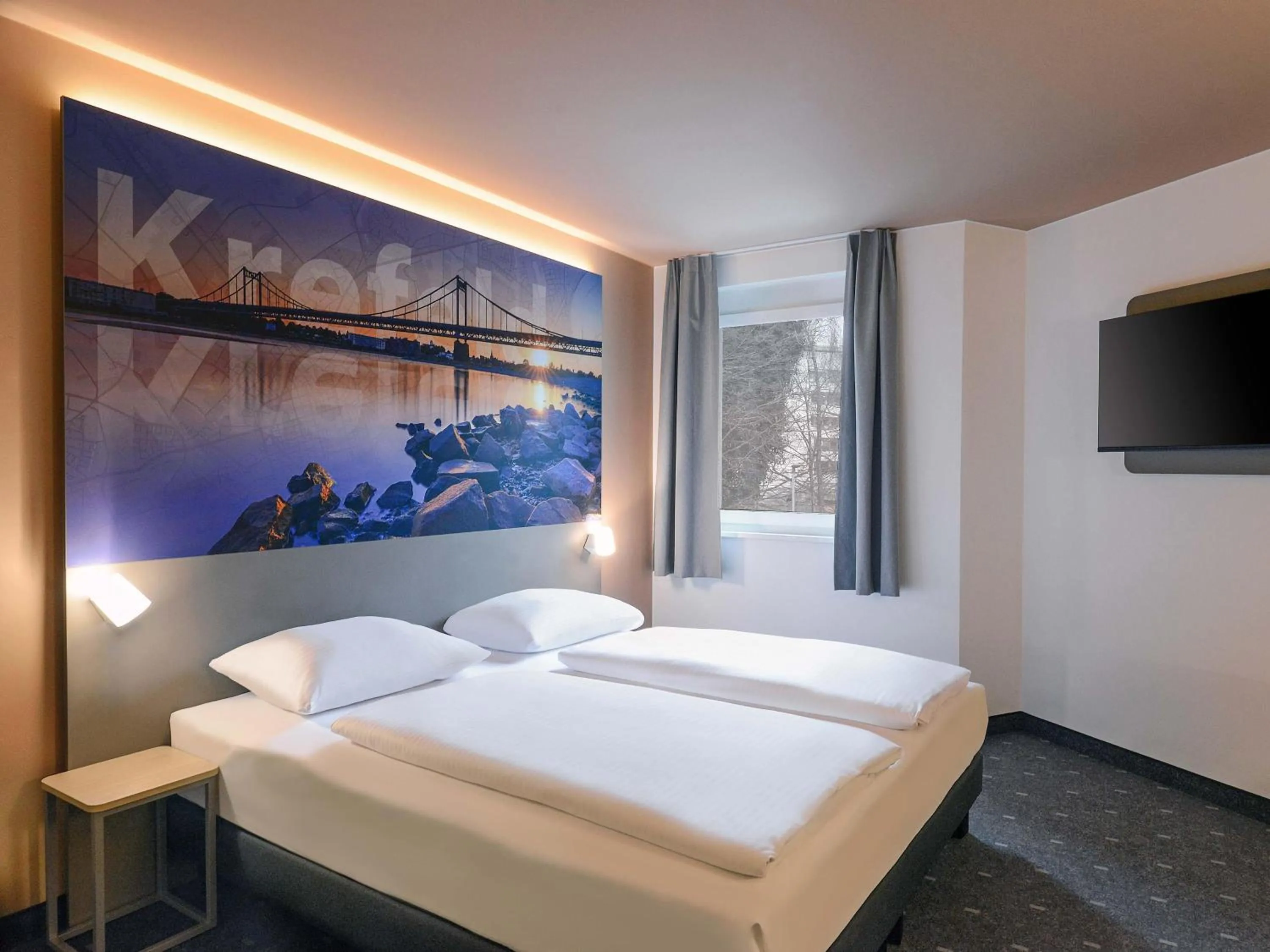 Photo of the whole room, Bed in B&B Hotel Krefeld-City