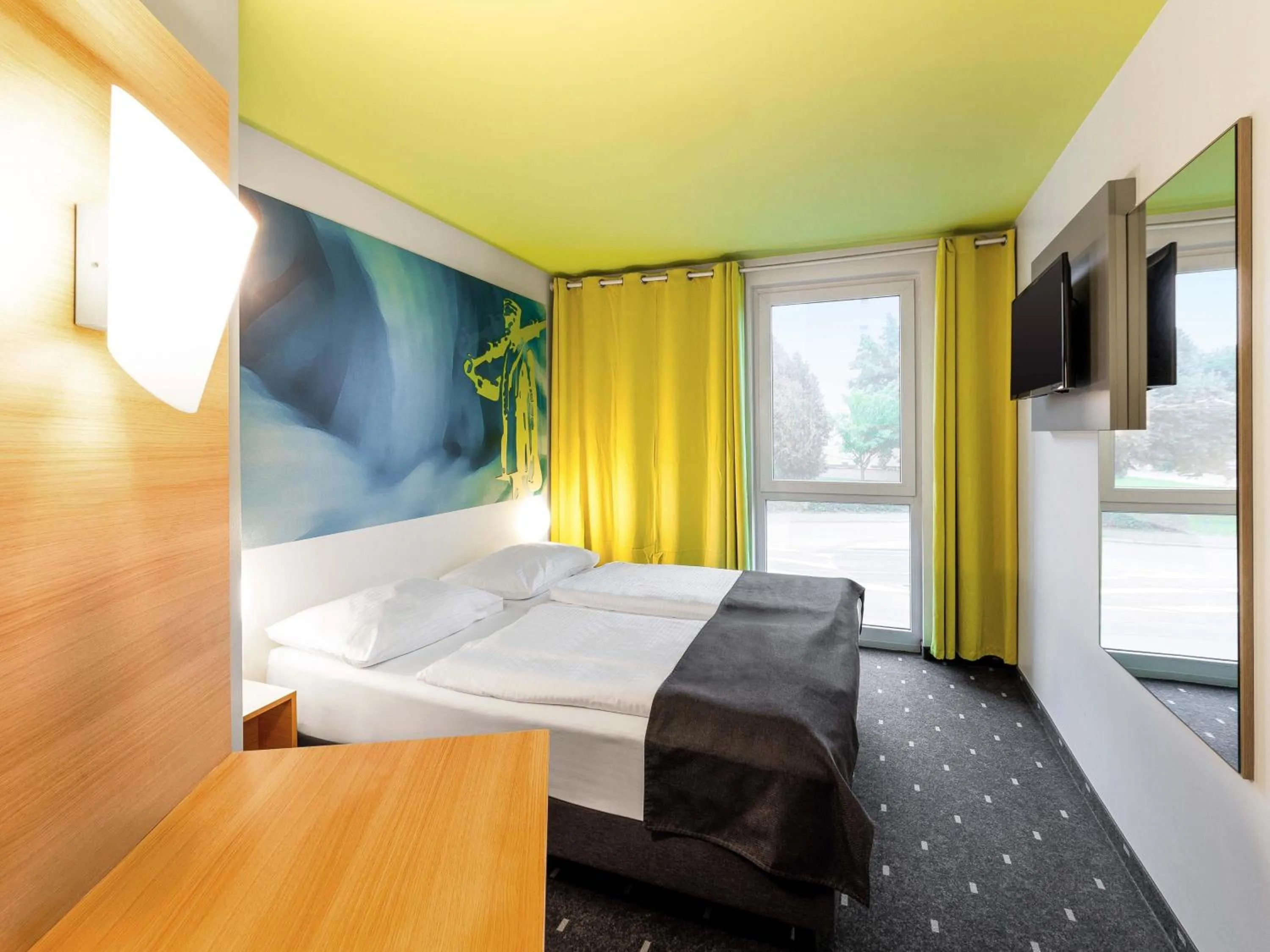 Photo of the whole room, Bed in B&B Hotel Krefeld-City