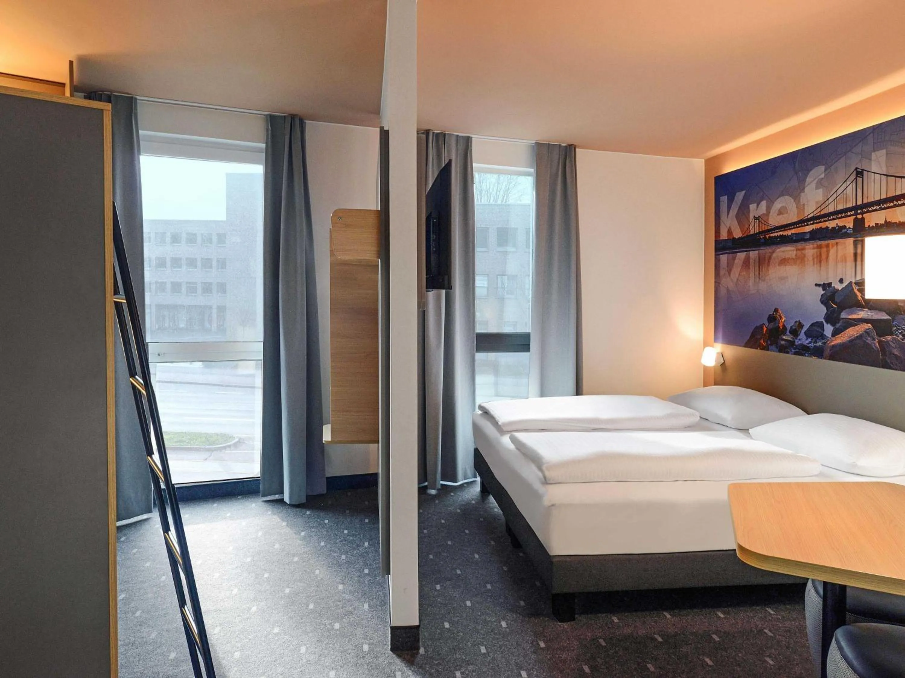 Photo of the whole room, Bed in B&B Hotel Krefeld-City