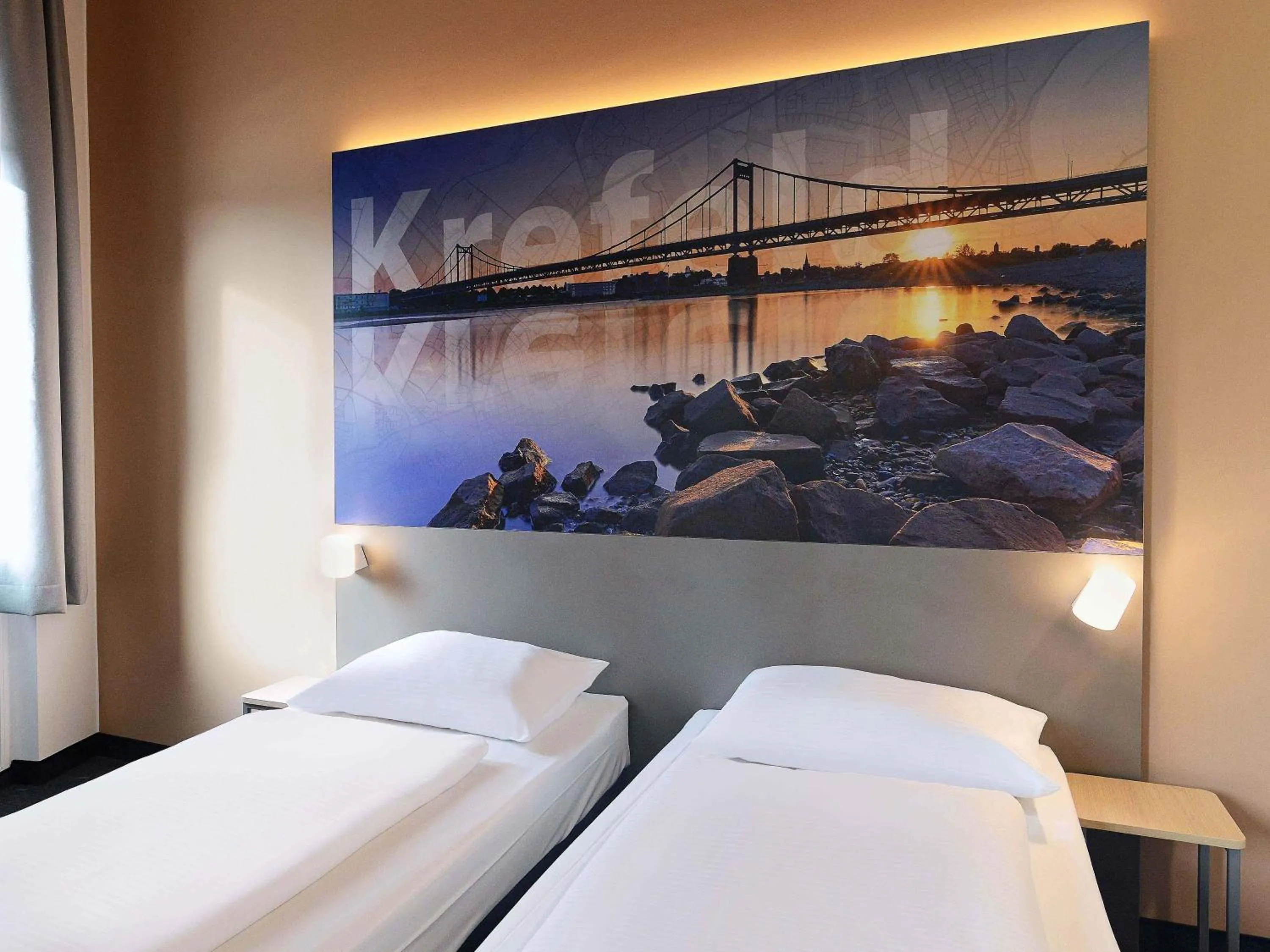 Photo of the whole room, Bed in B&B Hotel Krefeld-City