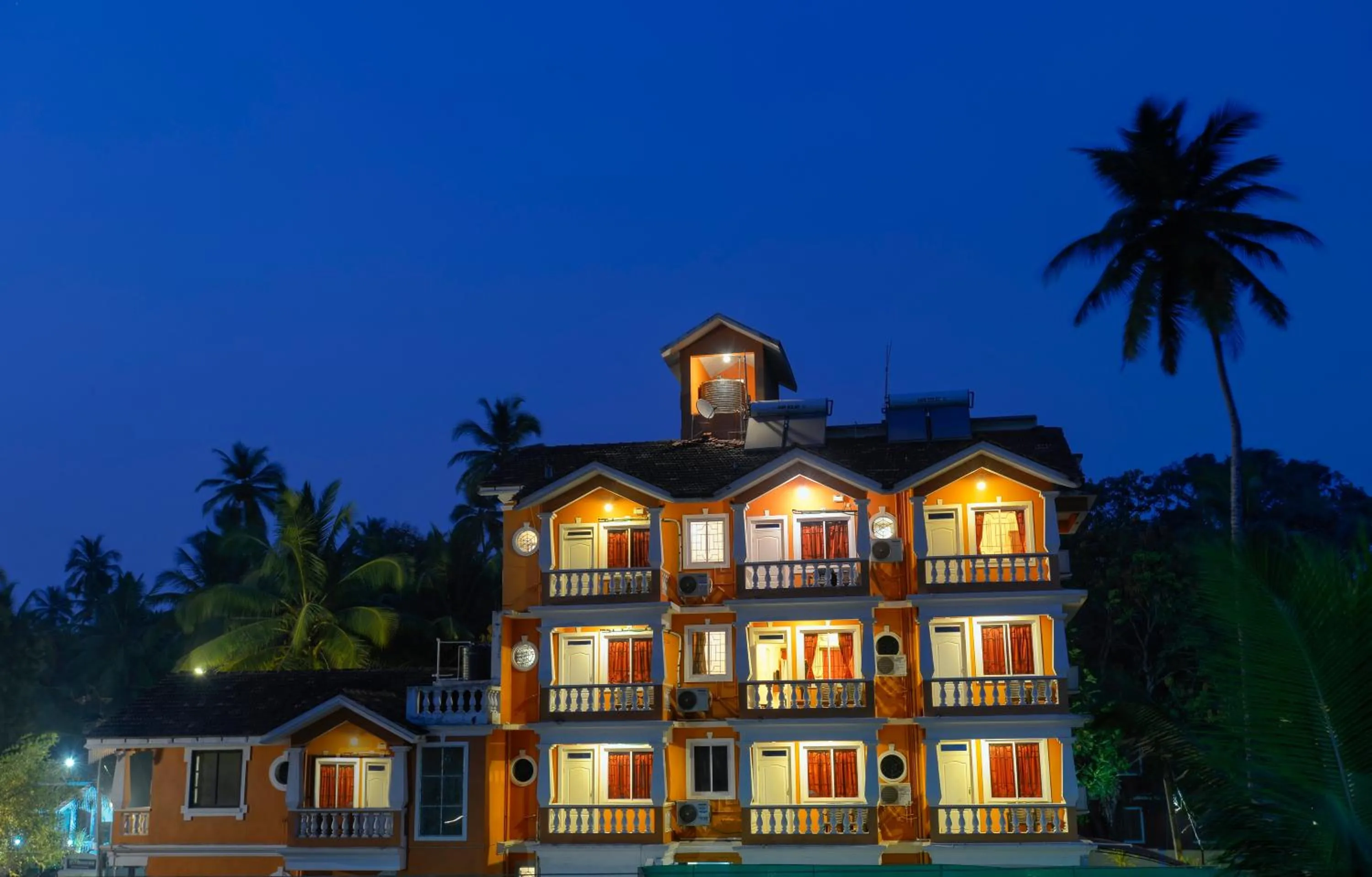 Facade/entrance in TreeHouse Nova