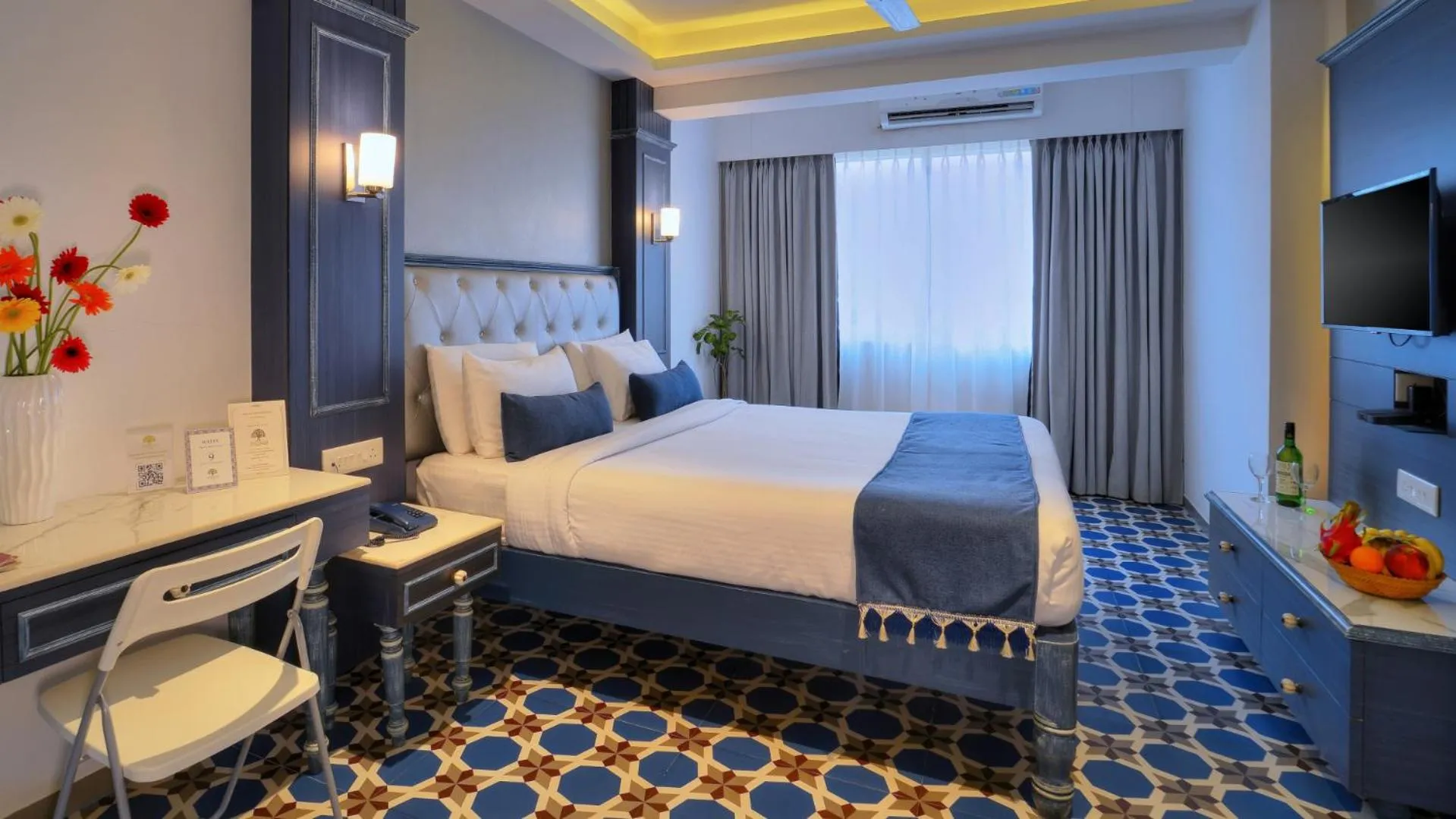 Bed in TreeHouse Nova