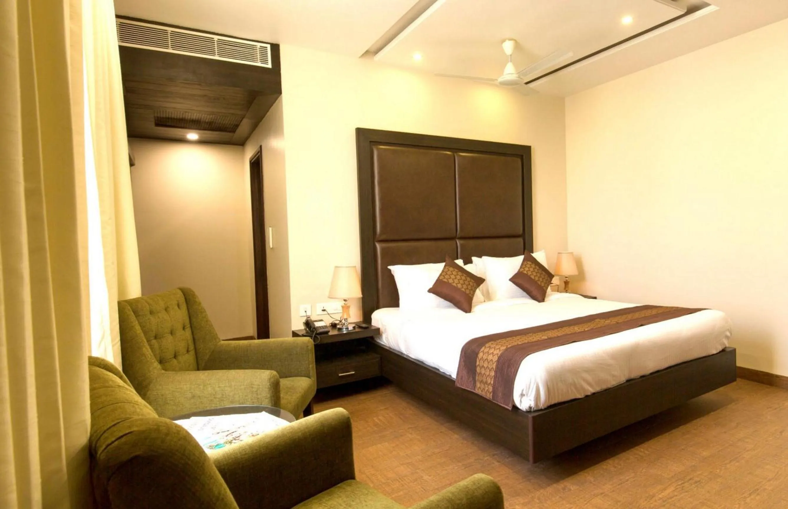 Bedroom, Bed in The Livin