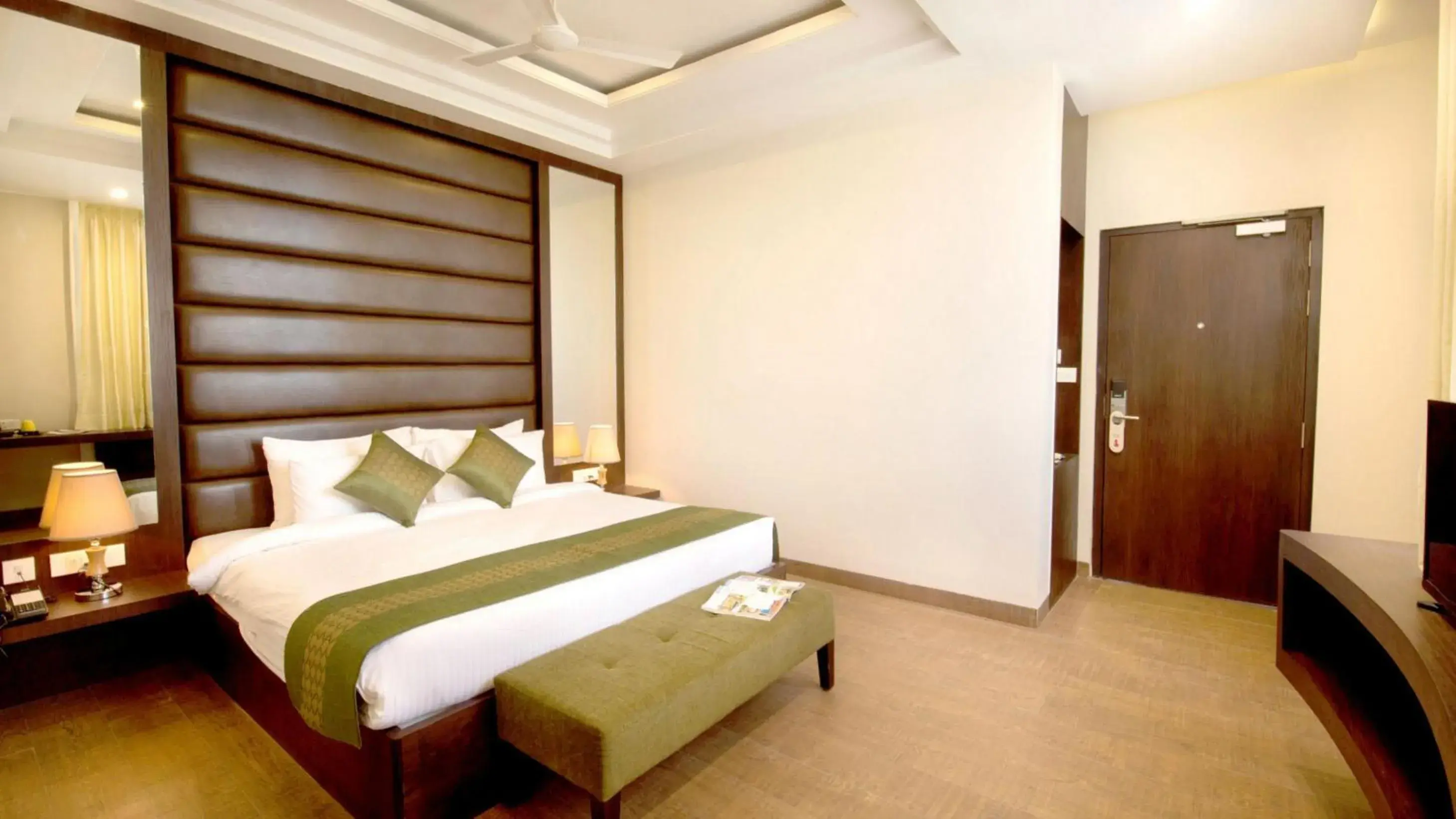 Double Room with Mountain View in The Livin Double Room with Mountain View in The Livin
