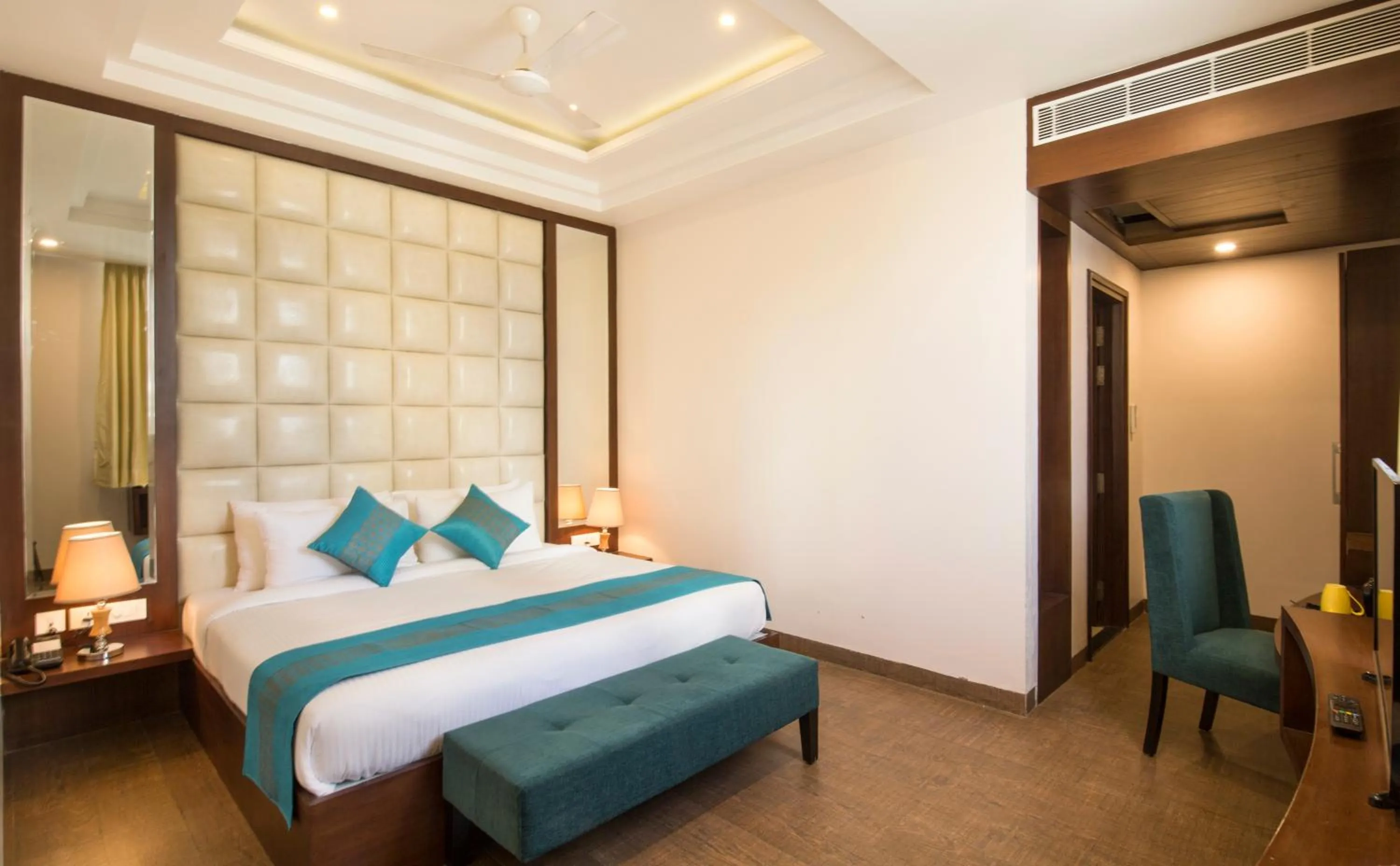 Bedroom, Bed in The Livin