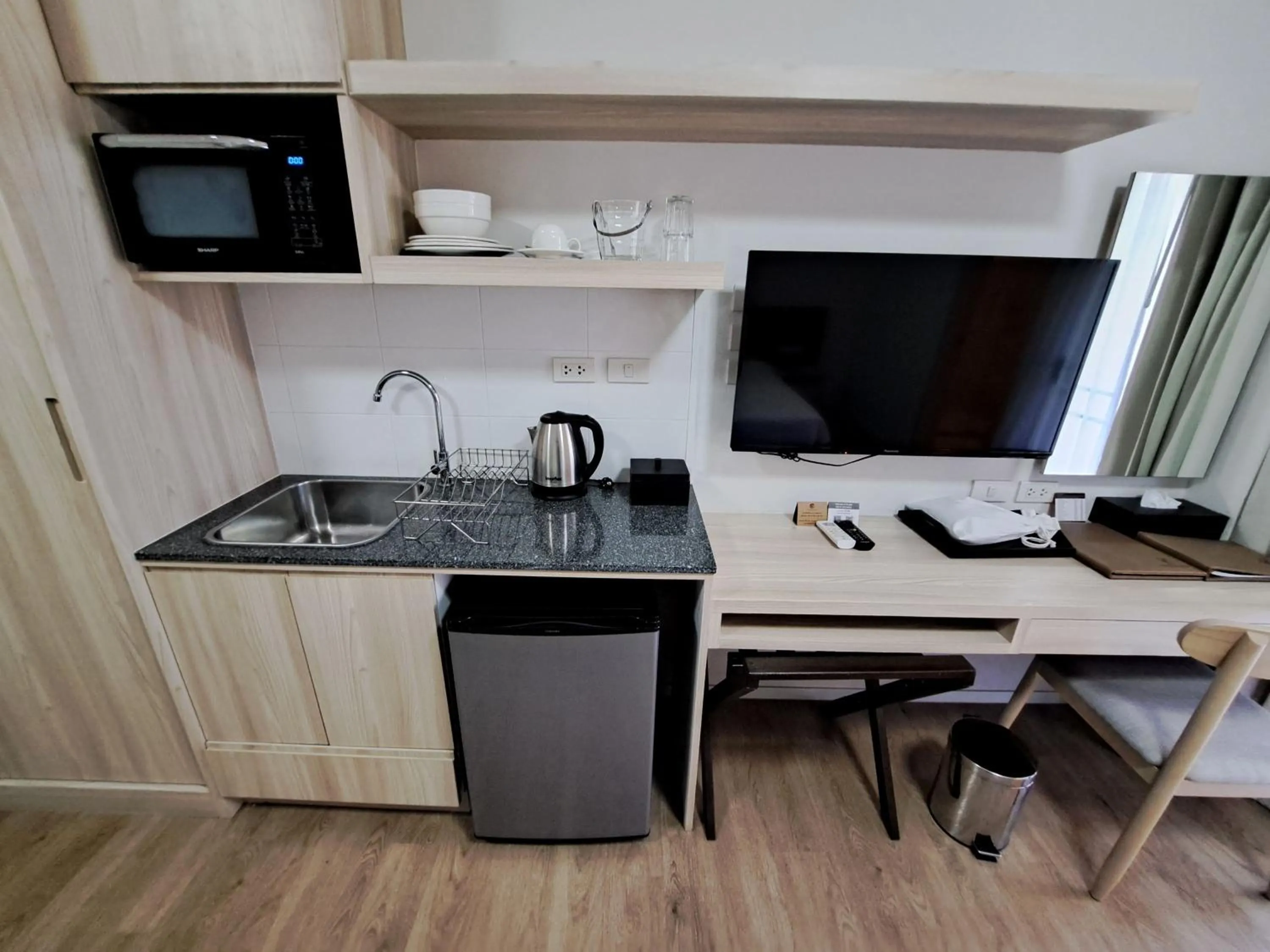 TV and multimedia in Kantary Hotel And Serviced Apartment, Amata, Bangpakong