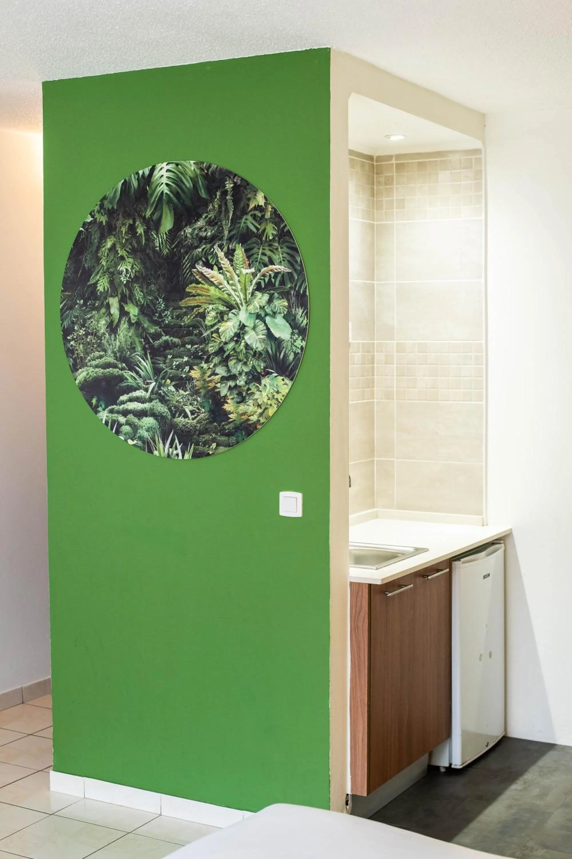 Dining area in Ibis Styles Cayenne Centre Amazonia