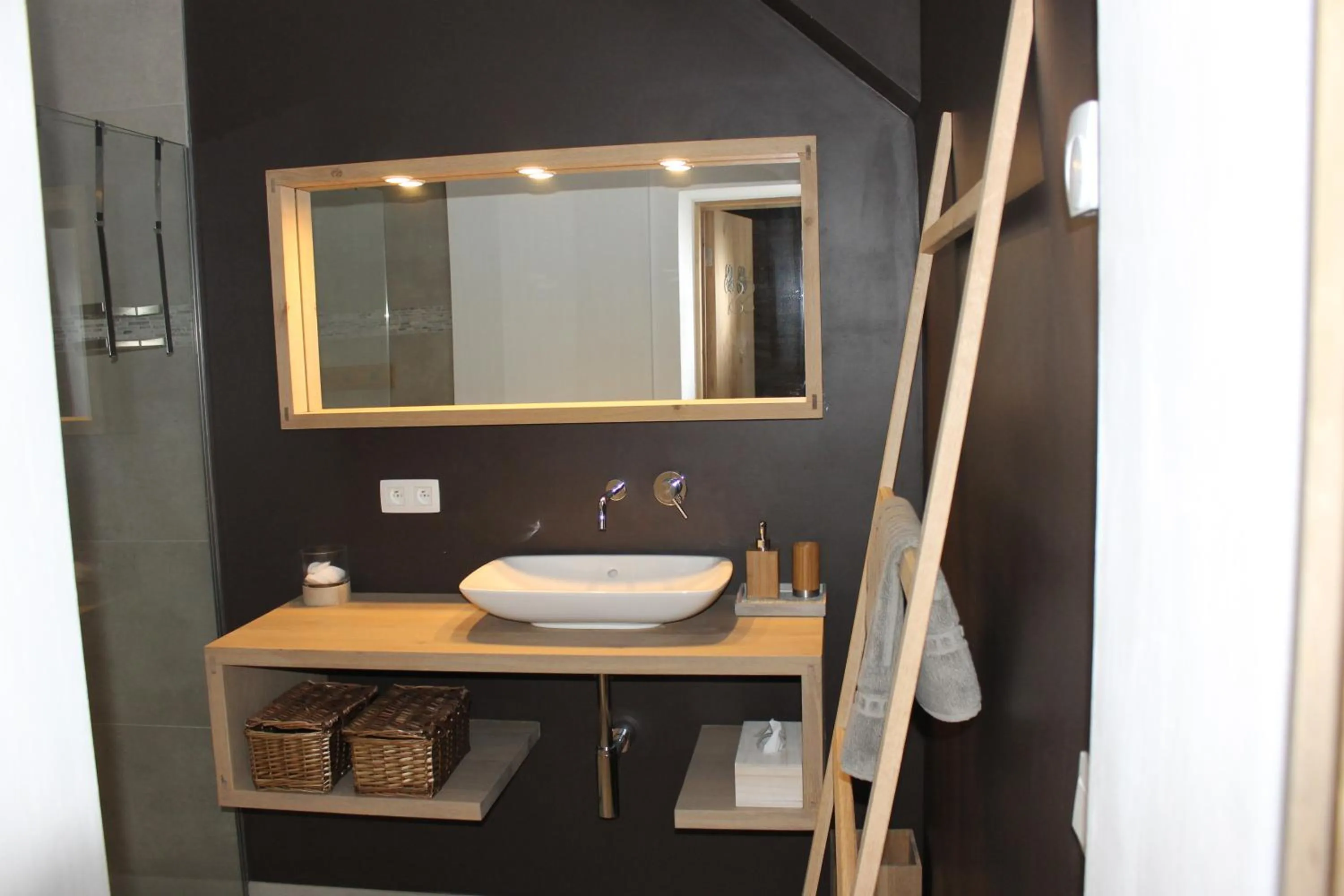 Photo of the whole room in Chante-Pierre