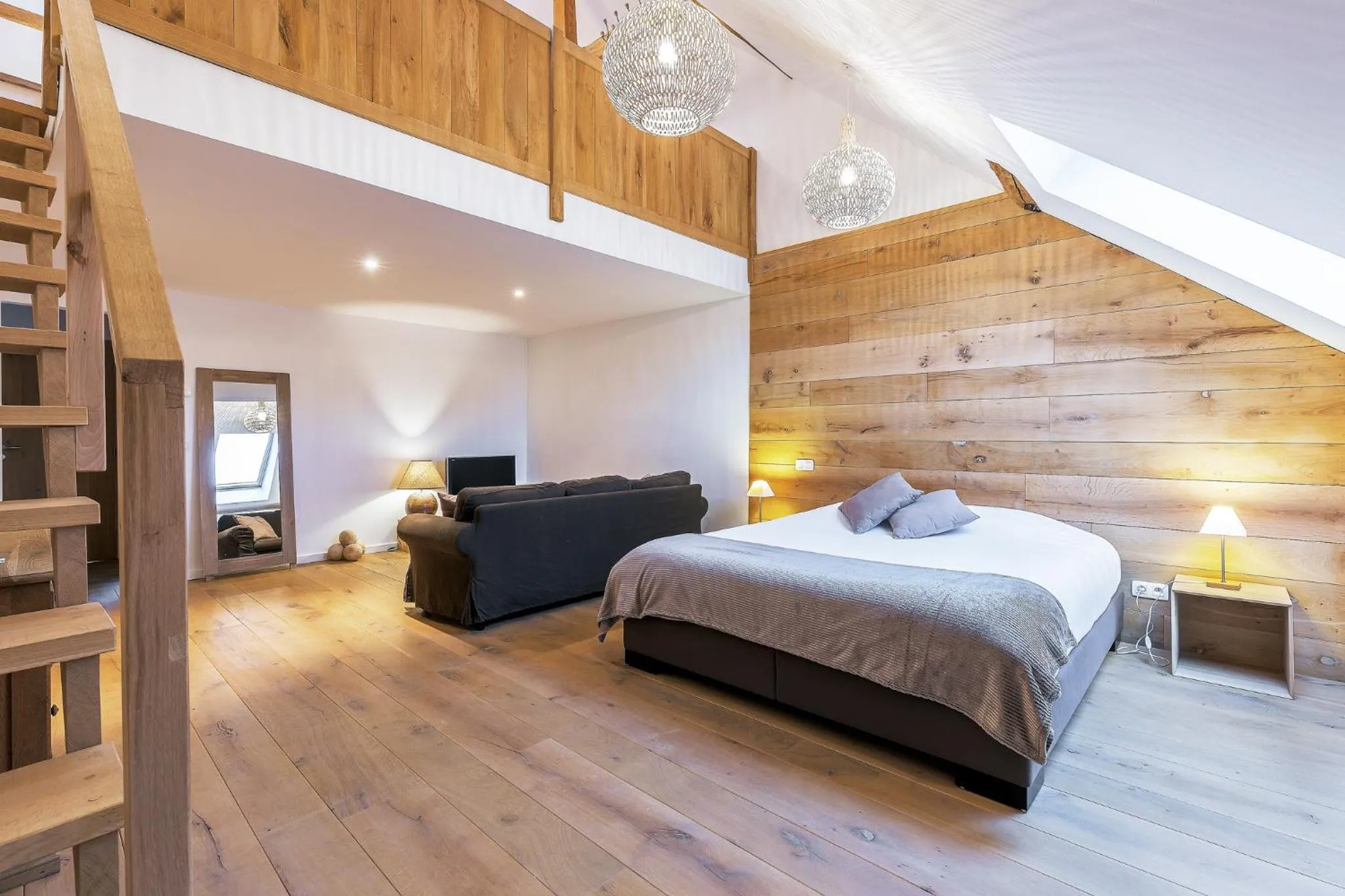 Photo of the whole room, Bed in Chante-Pierre