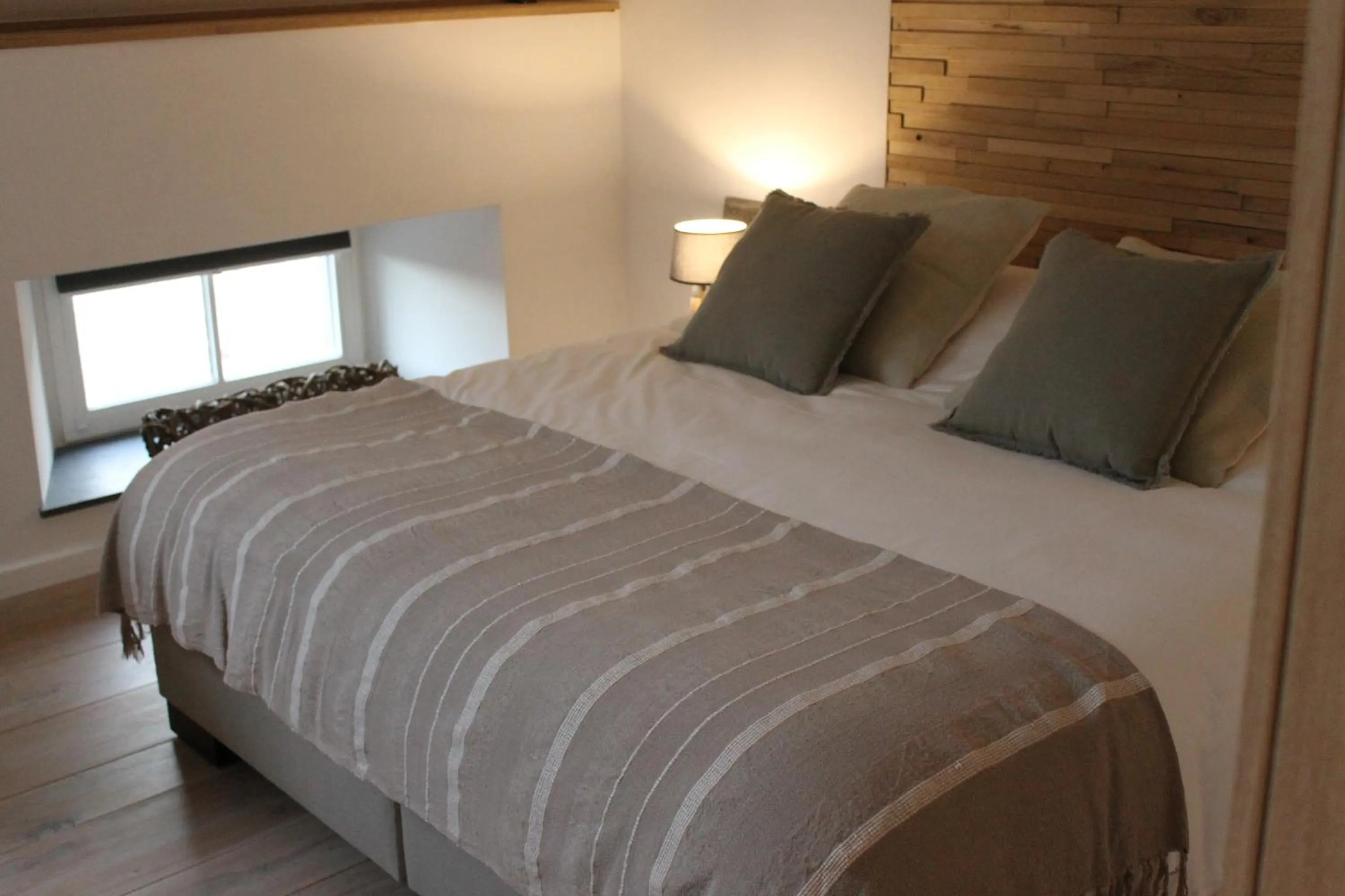 Photo of the whole room, Bed in Chante-Pierre