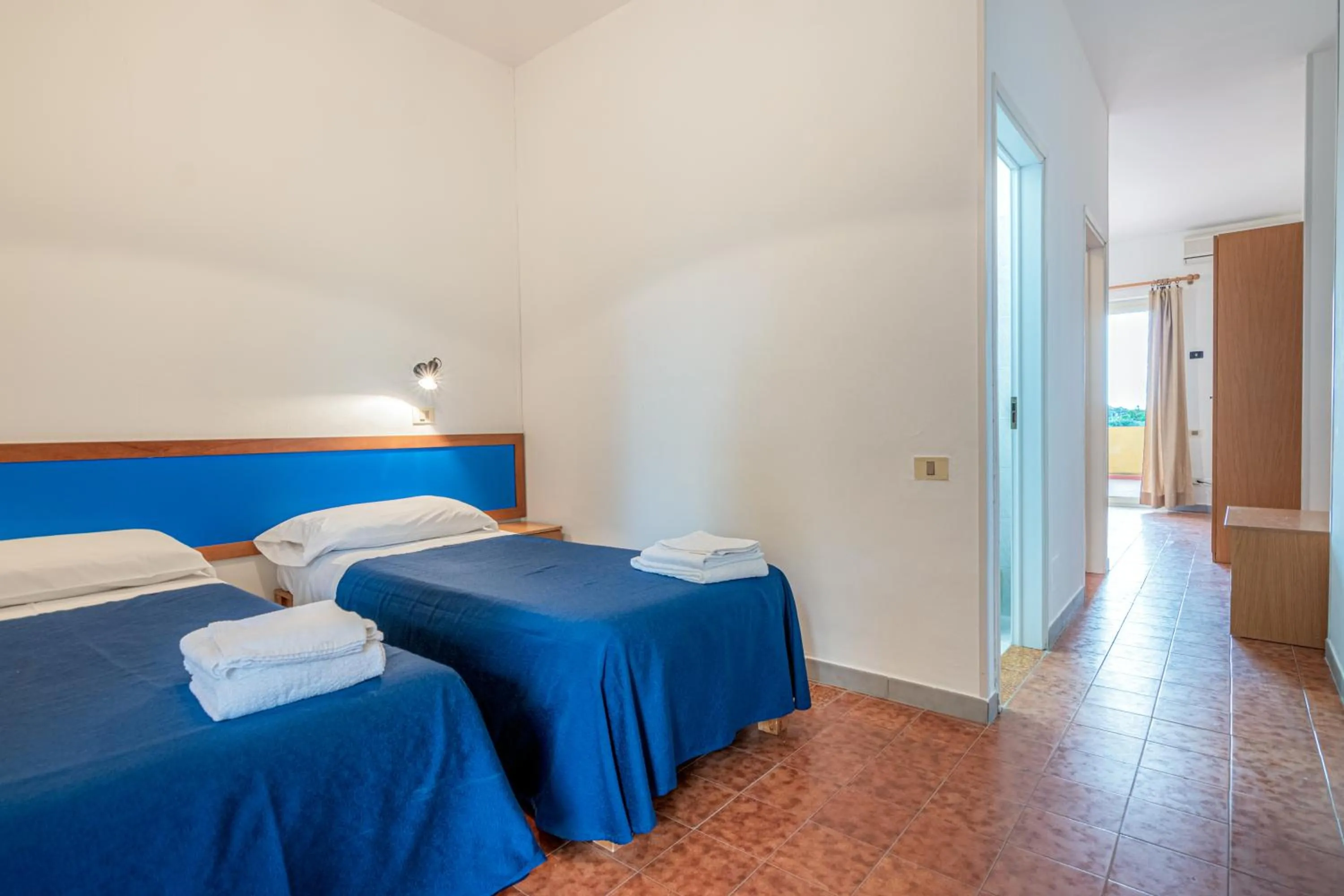 Photo of the whole room, Bed in La Feluca