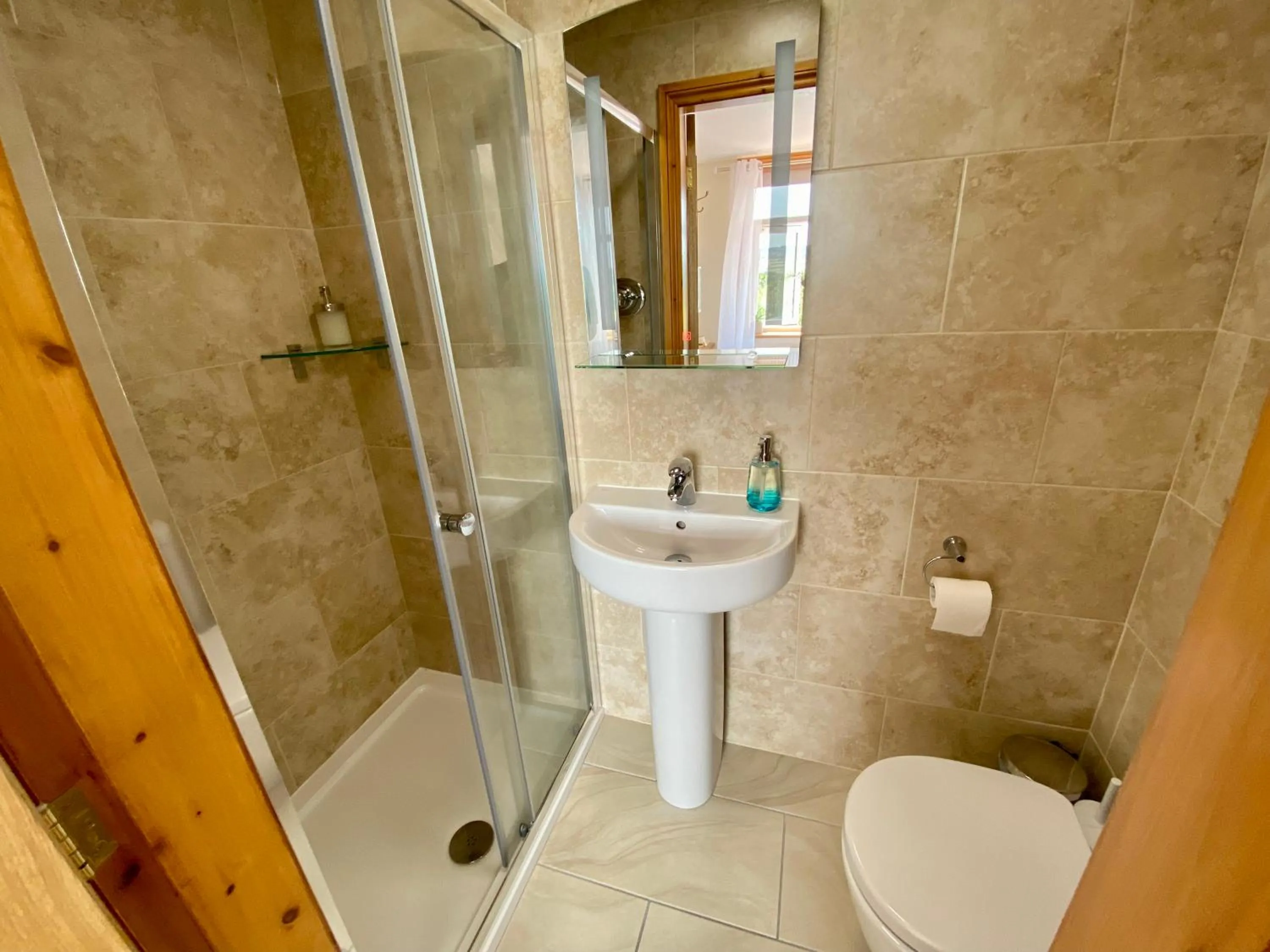 Bathroom in Mooredge - Room only