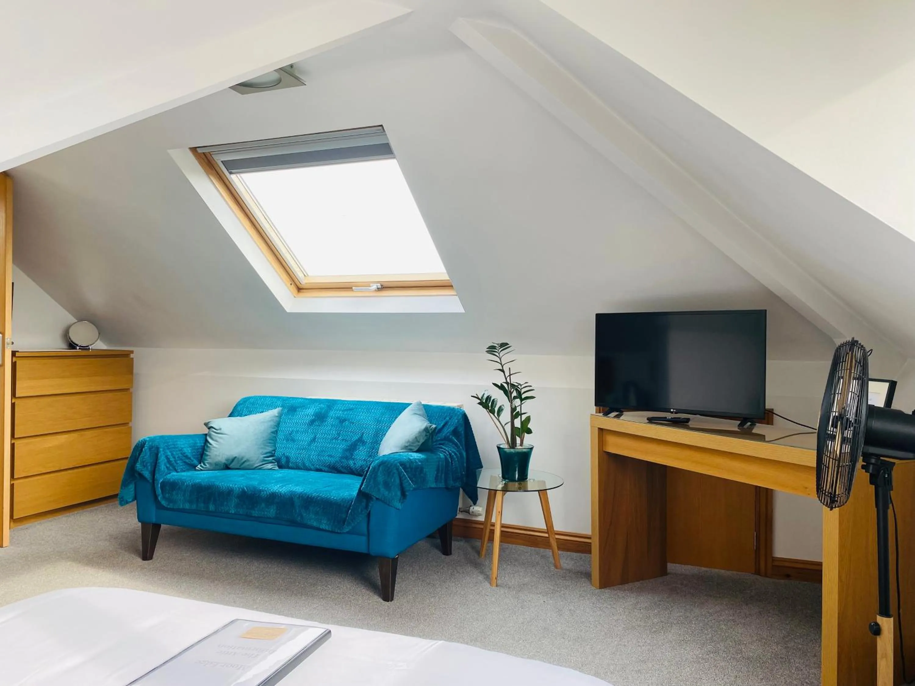 Seating area, Bed in Mooredge - Room only