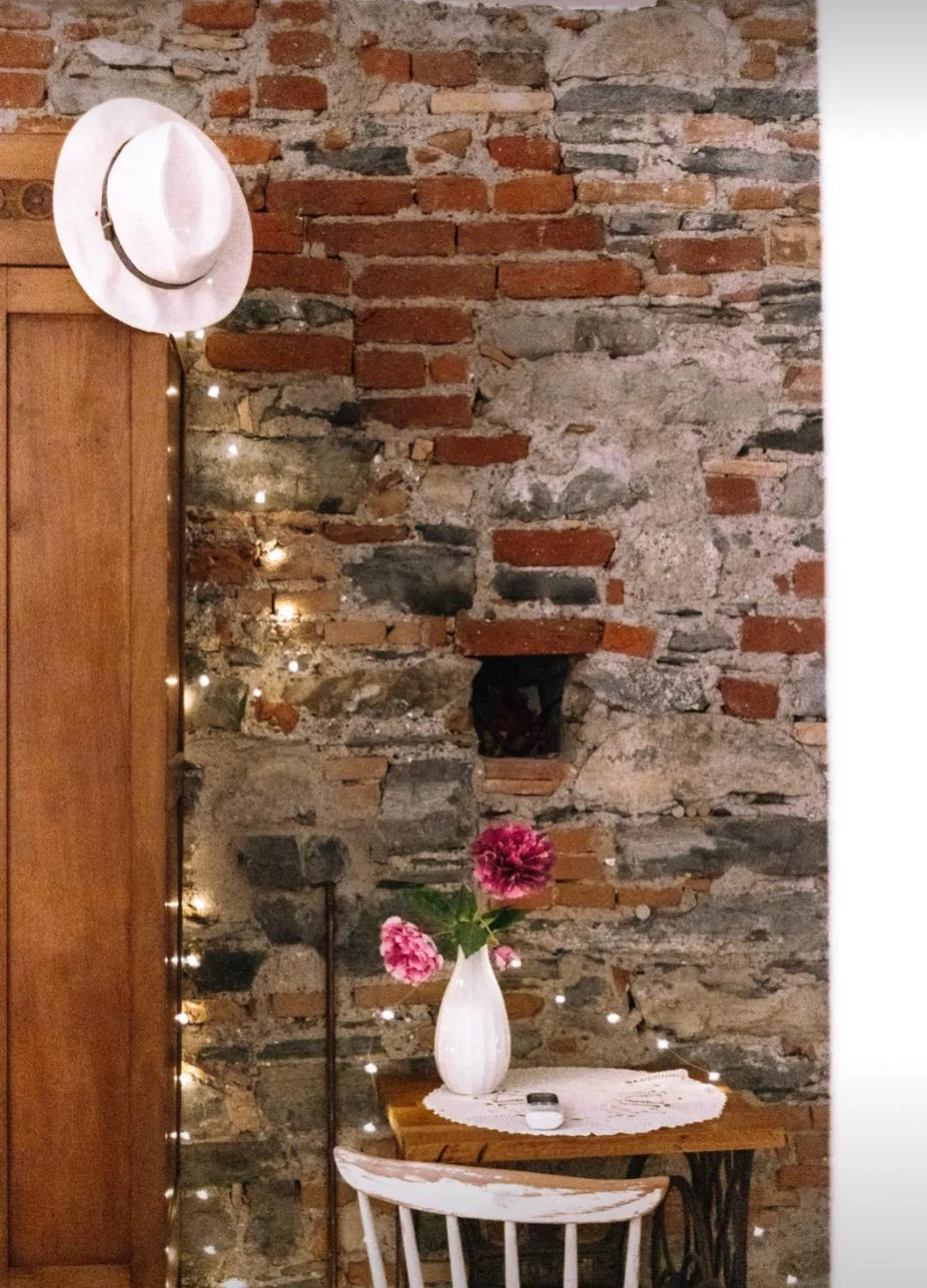 Decorative detail in Le Dame Della Cortesella B&B