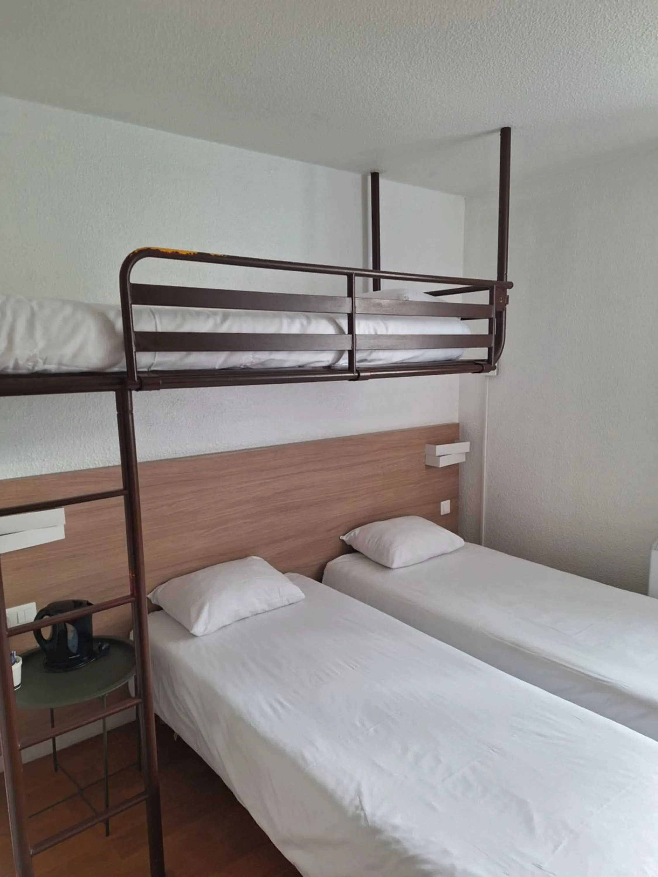 Bed in Brit Hotel Essentiel Tours Nord