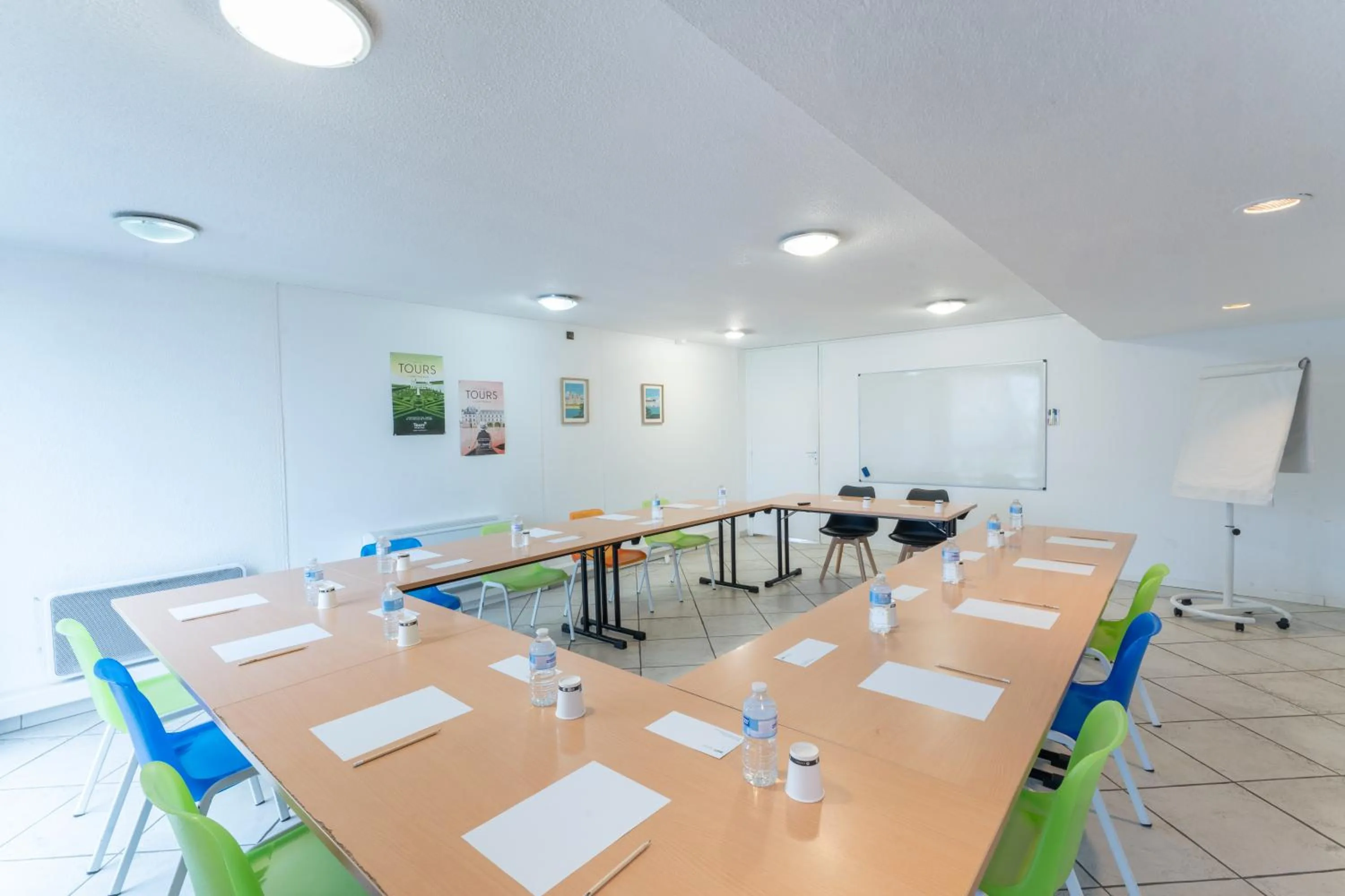 Meeting/conference room in Brit Hotel Essentiel Tours Nord