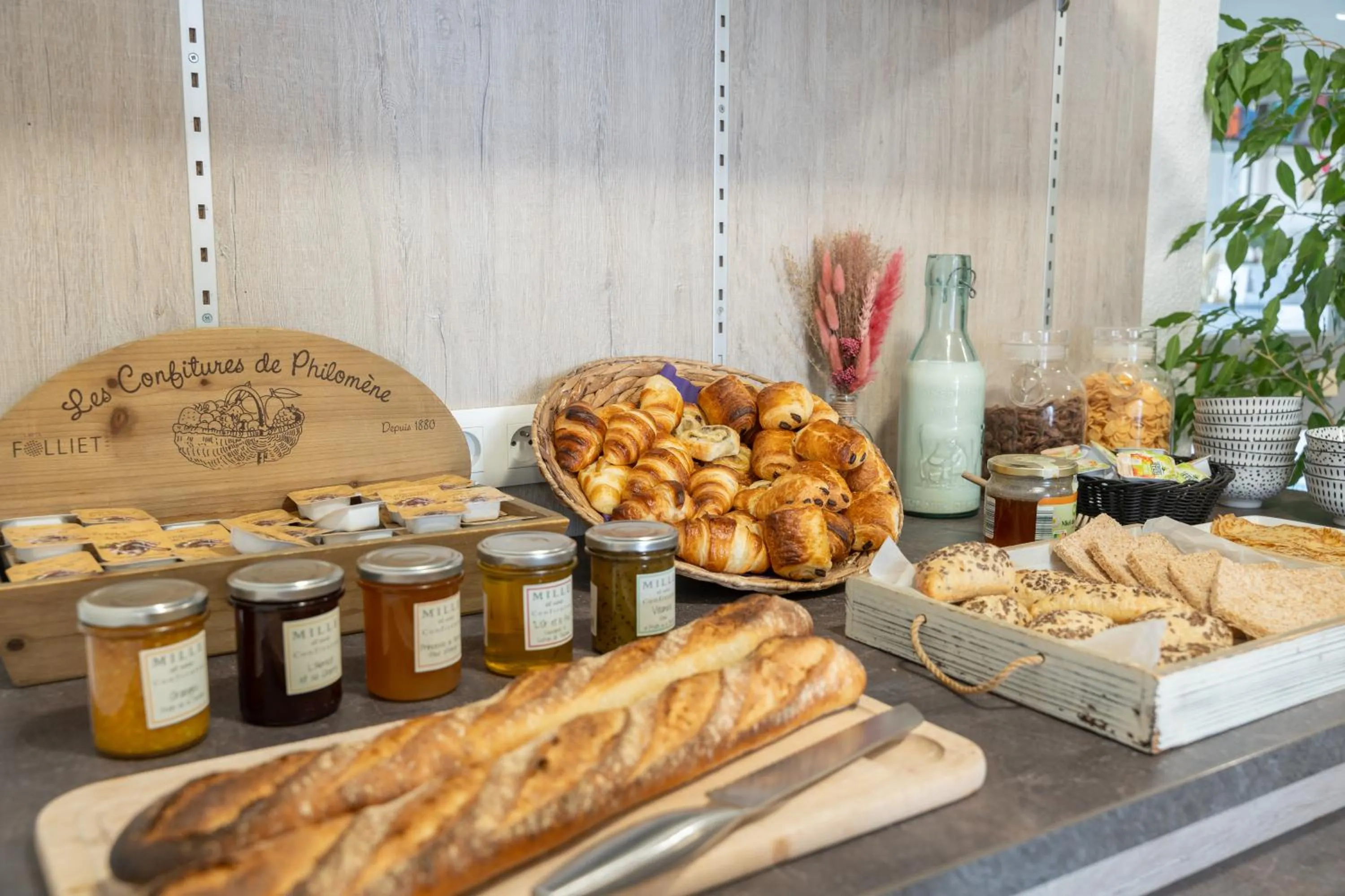 Breakfast in Brit Hotel Essentiel Tours Nord