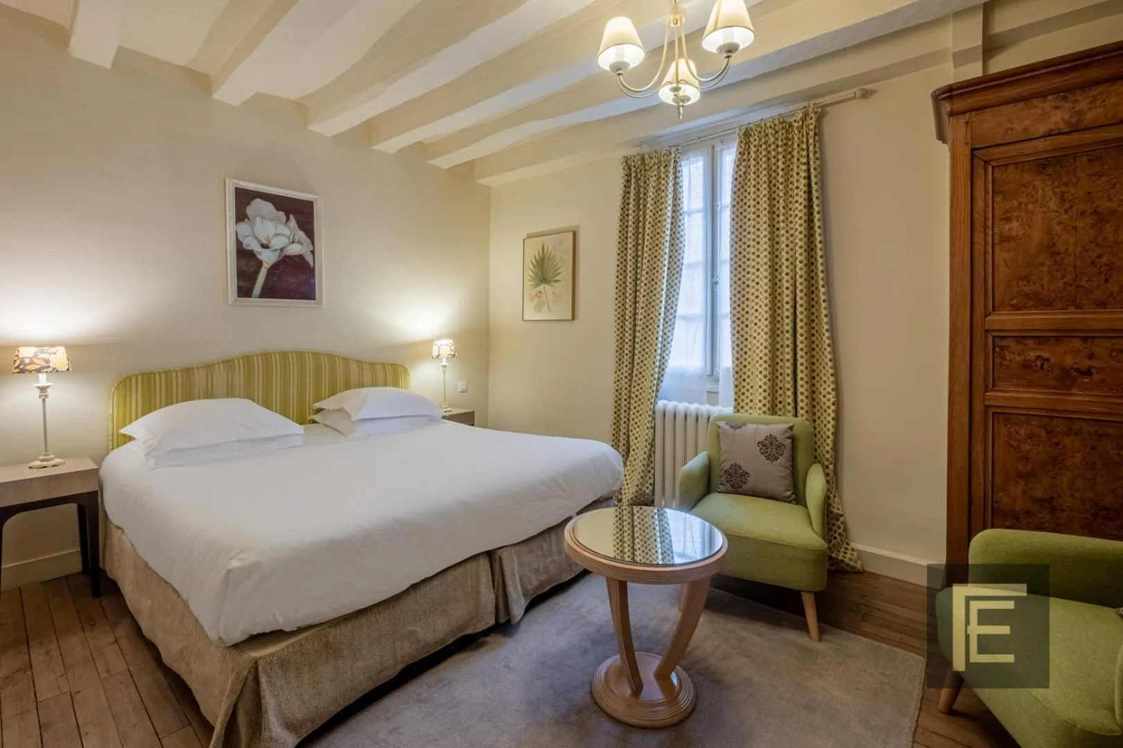 Bedroom, Bed in Auberge du Bon Laboureur Chenonceaux