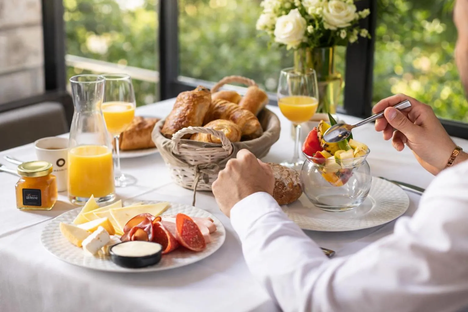 Breakfast in La Reine Hôtel & Restaurant